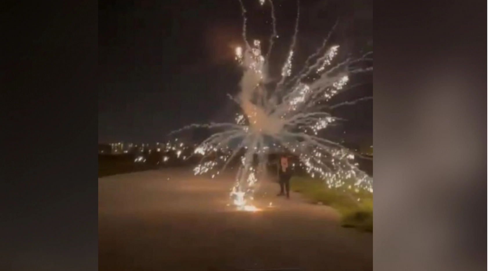 Yılbaşını kutlarken havai fişek elinde böyle patladı