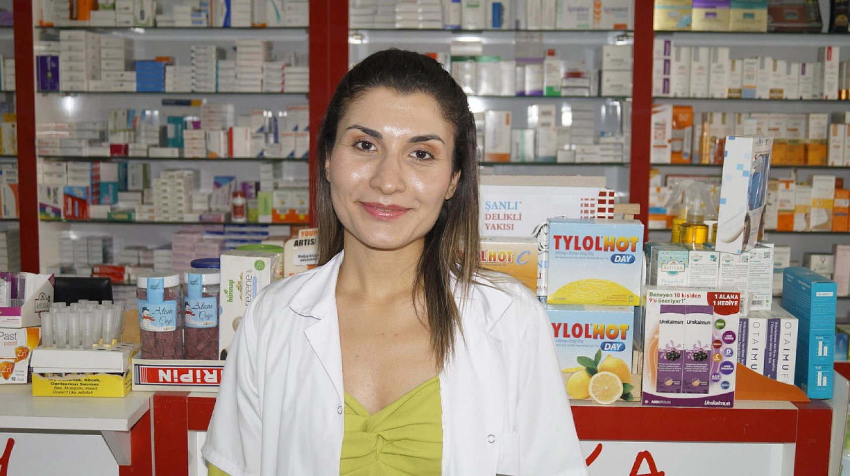 Fethiyeli Eczacı Buse Helvacıoğlu, 'İlaç Krizi Halk Sağlığını Tehdit Ediyor'