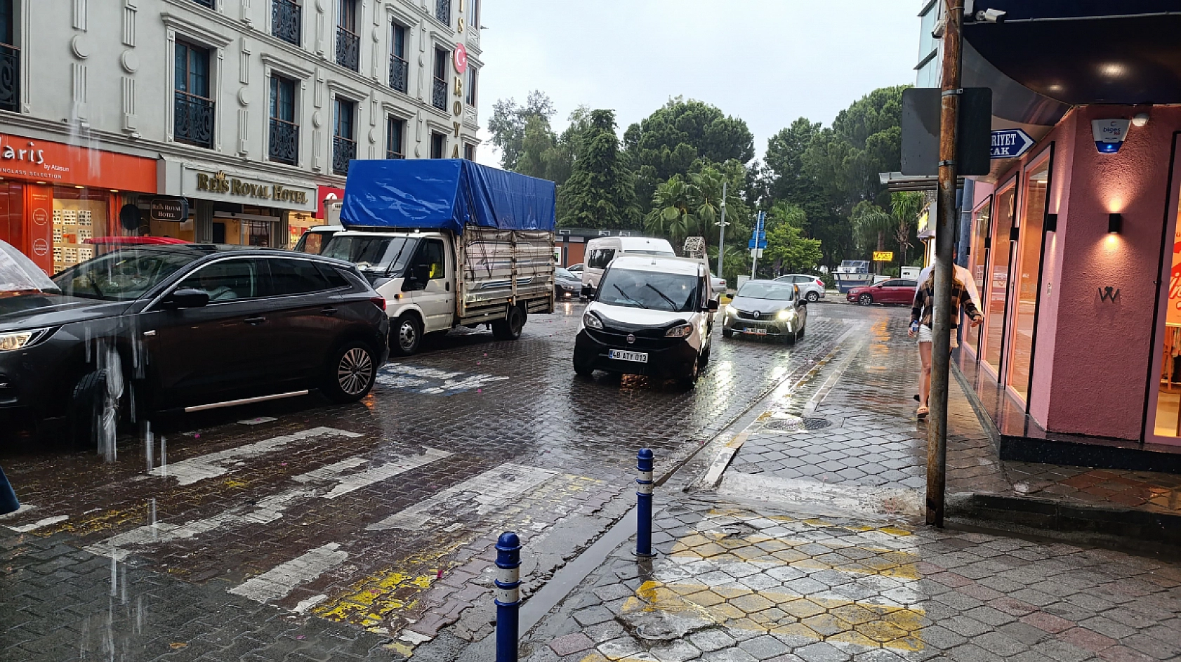 Fethiye'de gün ortasında hava değişimi