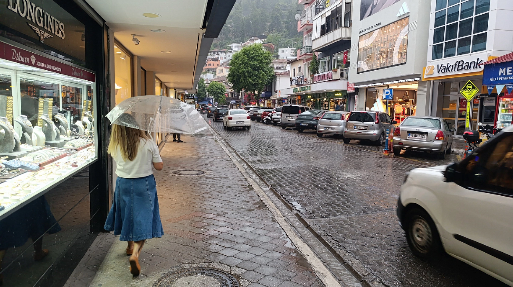 Fethiye'de gün ortasında hava değişimi