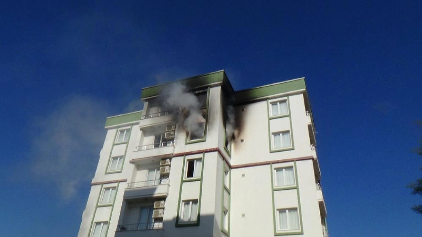 Kız öğrenci yurdunda korkutan yangın