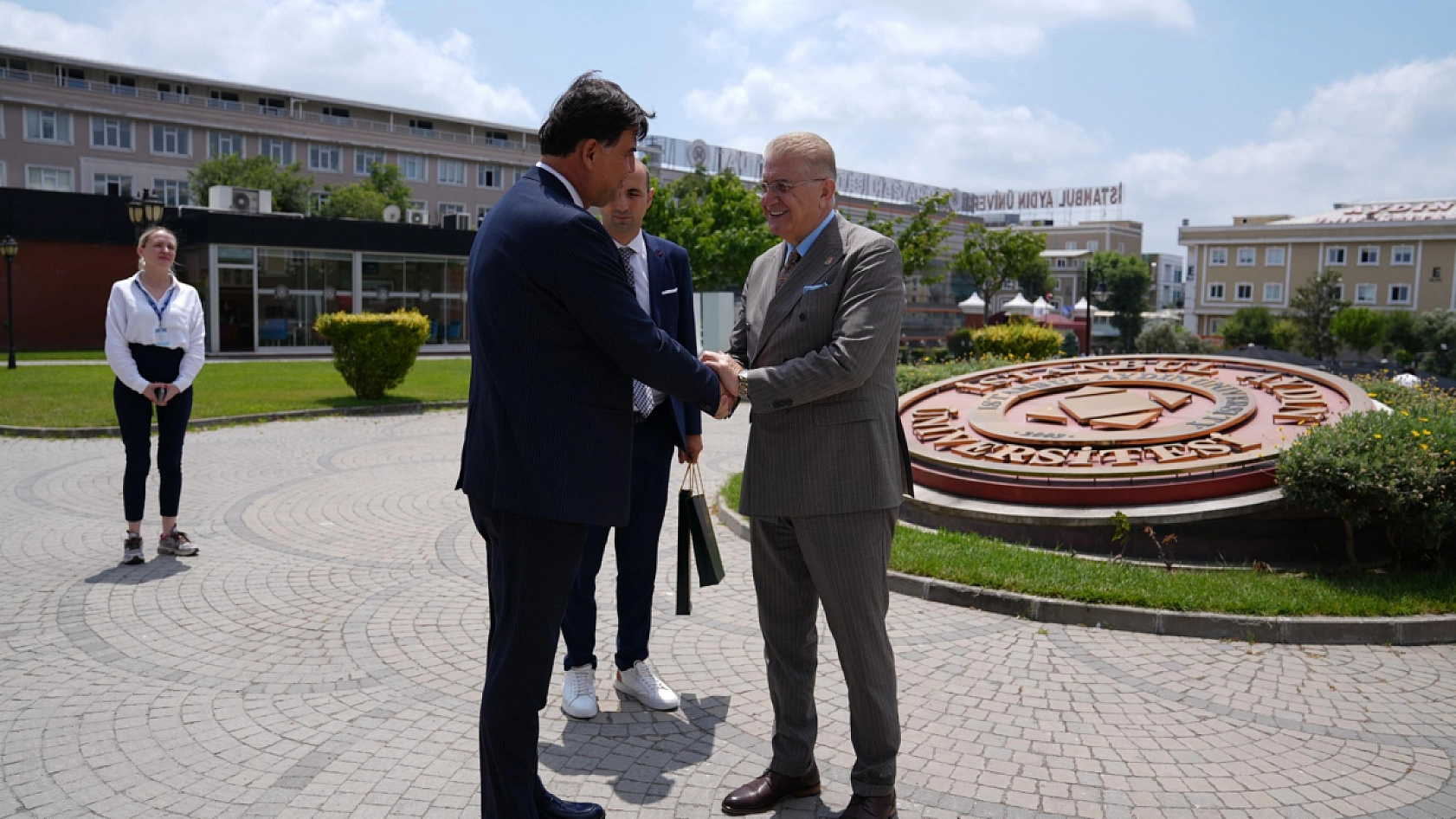 Fethiye Belediye Başkanı Alim Karaca'dan İstanbul Aydın Üniversitesi'ne Ziyaret