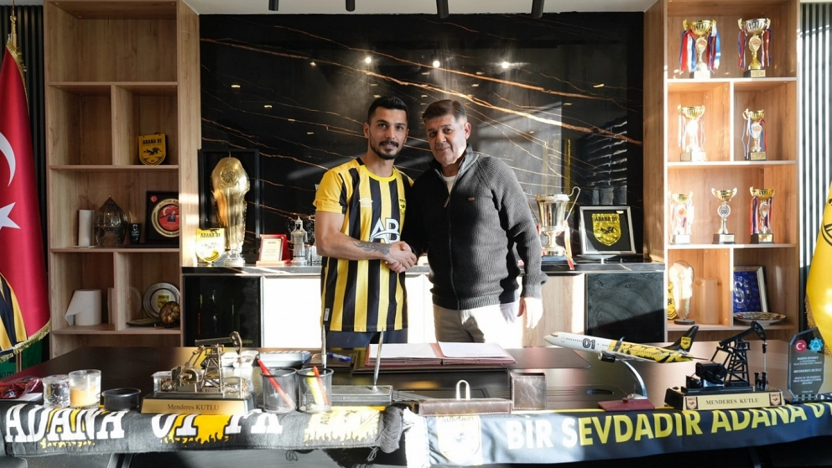 Fethiyespor'da Samet Asatekin, kiralık olarak Adana 01 FK'ya transfer oldu