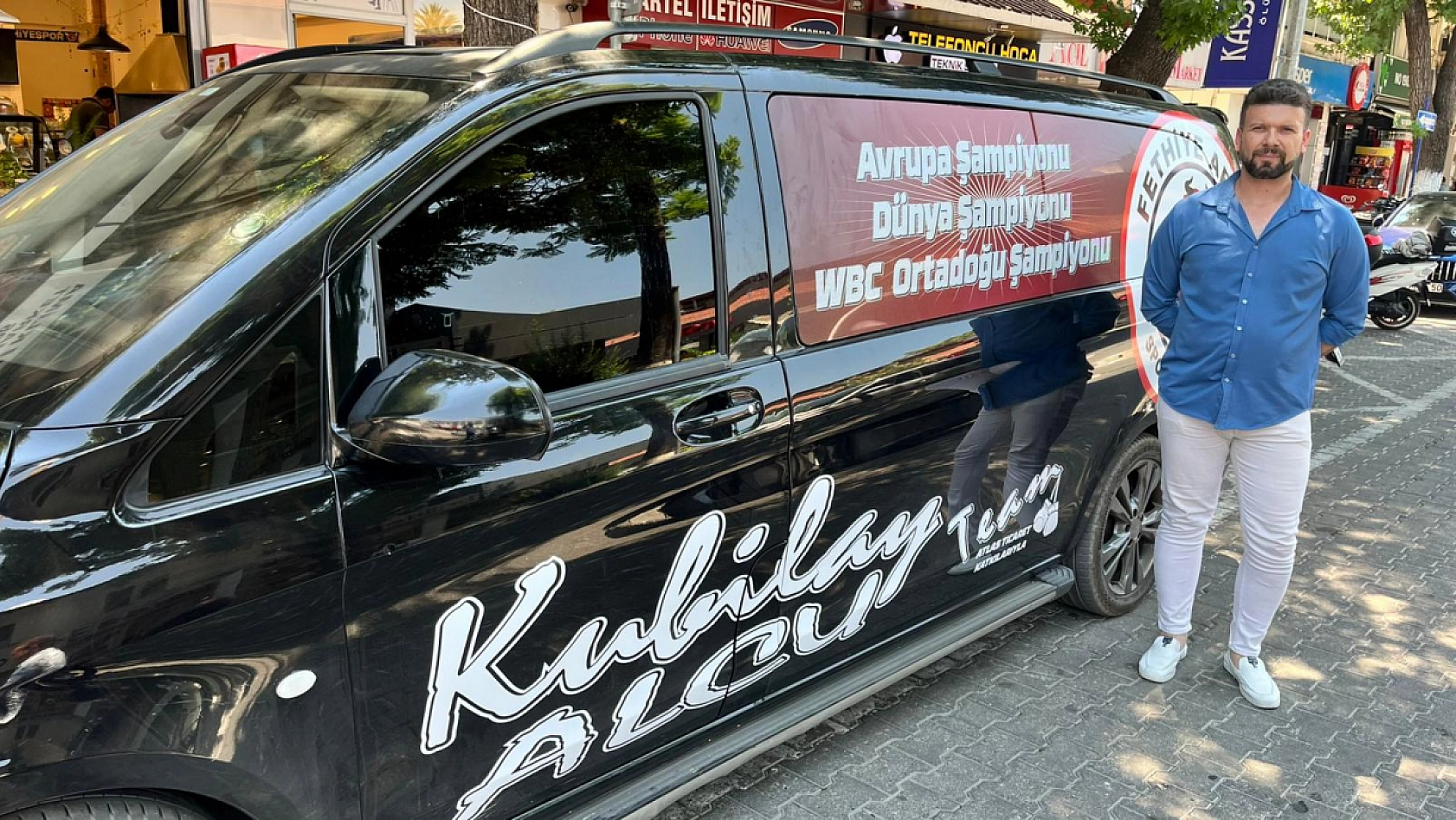 Esnaf Yanatma, Fethiyeli Şampiyon Boksör Kubilay Alcu İçin Aracını Kaplattı
