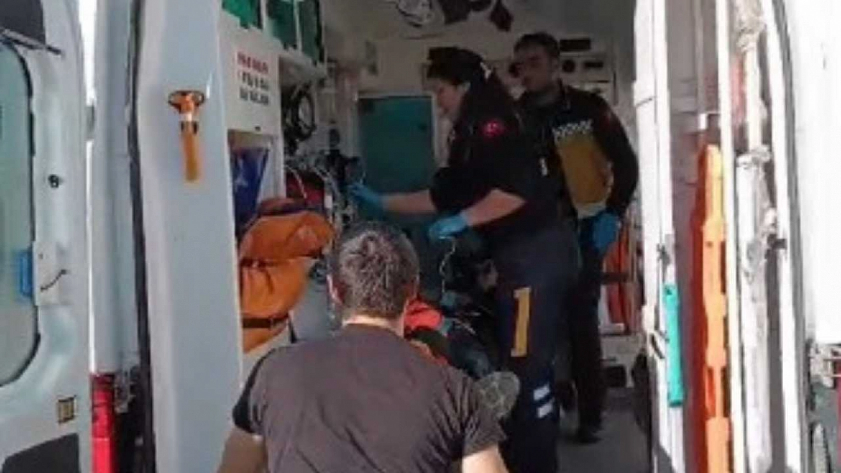 Fethiye'de alkollü şahıs istinat duvarından düşerek yaralandı