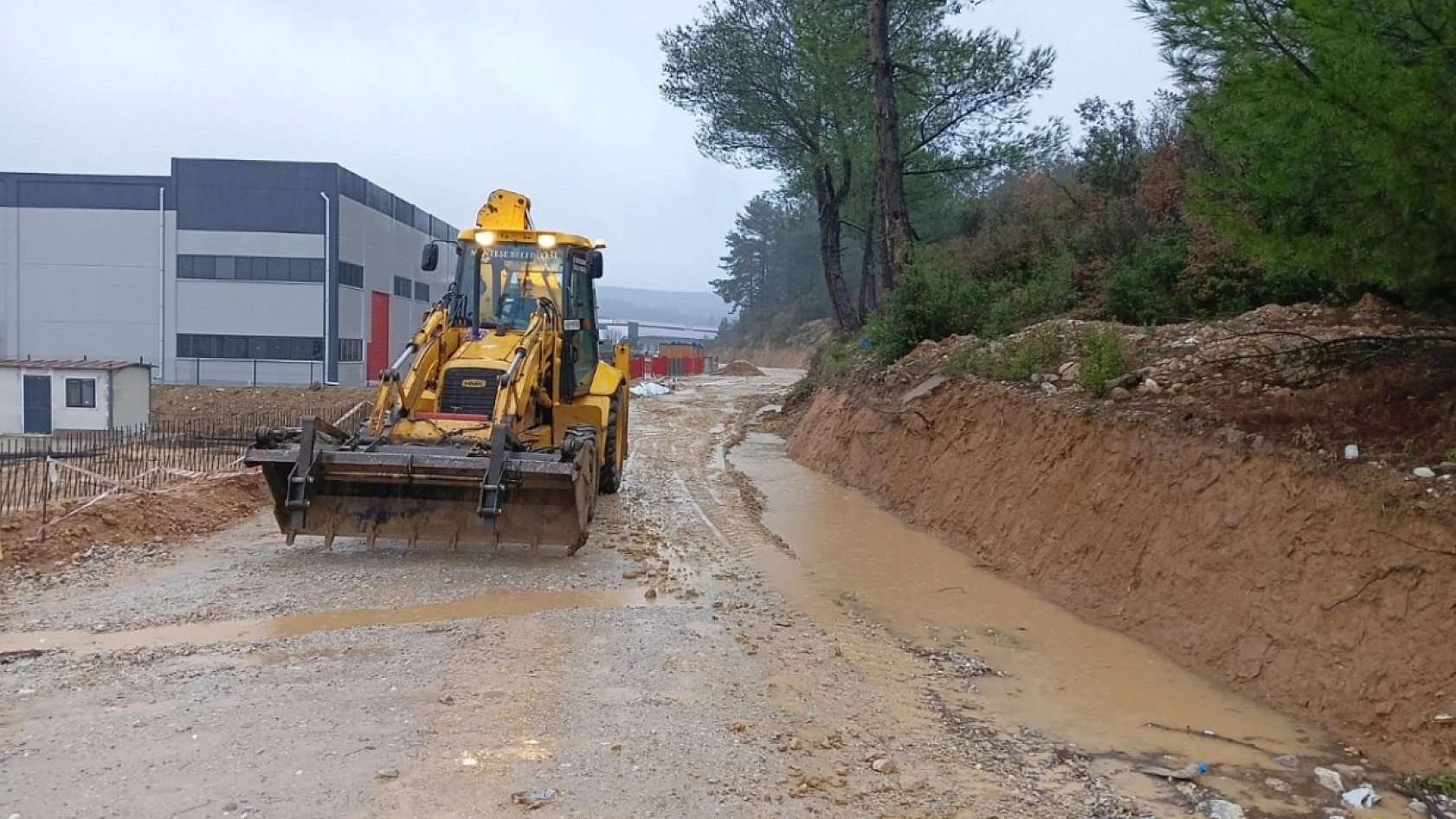 Menteşe Belediyesi ekiplerinden, 24 saatlik kesintisiz müdahale