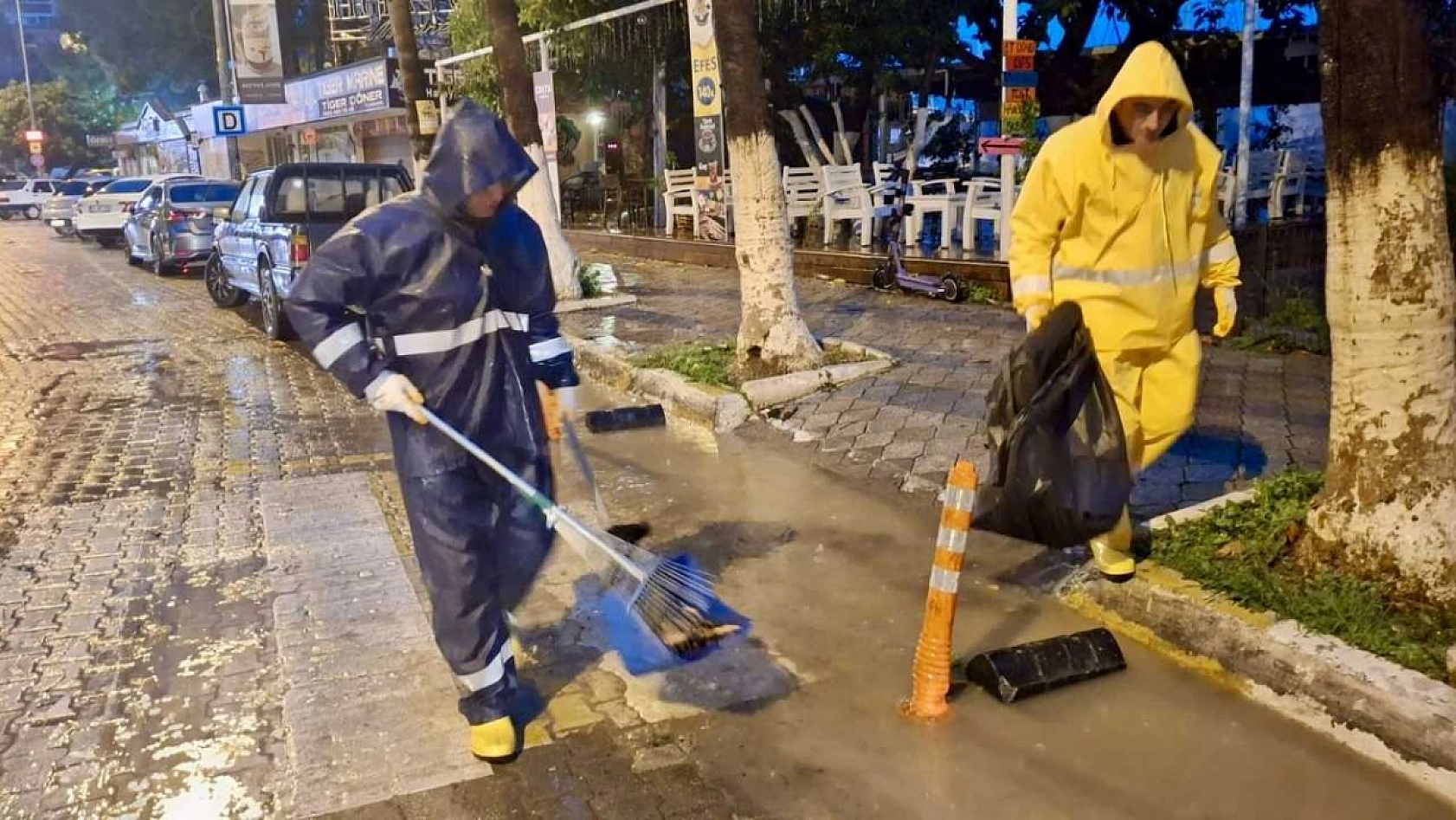 Fethiye Belediyesi'nden yağmur ve fırtınaya karşı 7/24 teyakkuz