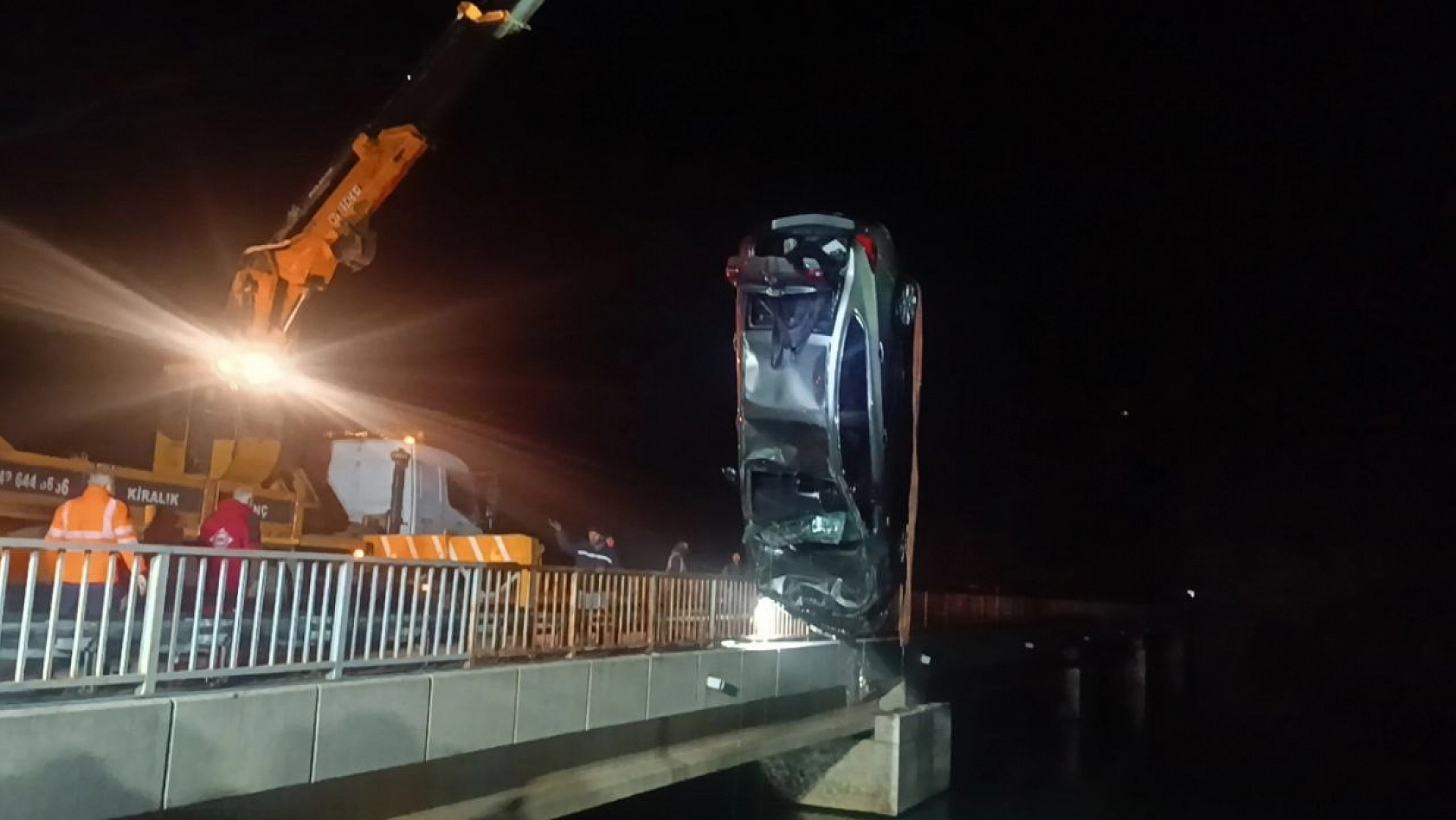 Baraja düşen otomobil sürücünün cansız bedenine ulaşıldı