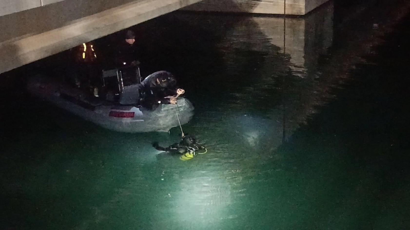 Baraja düşen otomobil sürücünün cansız bedenine ulaşıldı