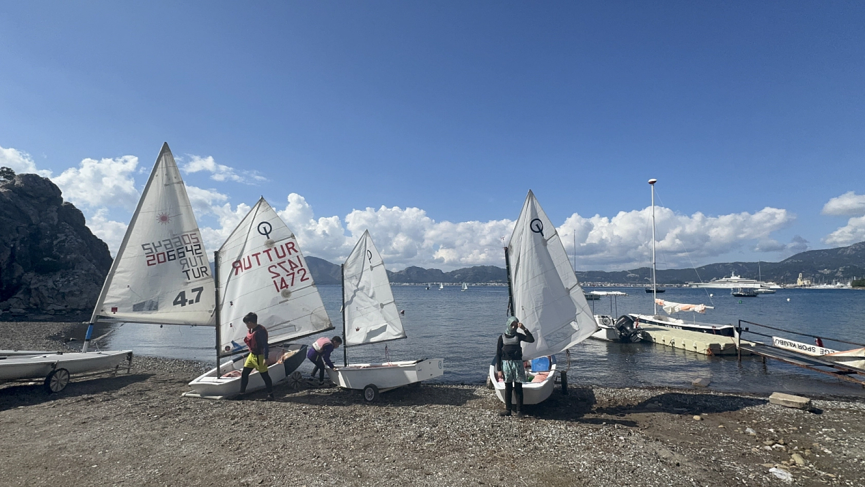 Marmaris'in minik yelkencileri Türkiye şampiyonasına hazırlanıyor