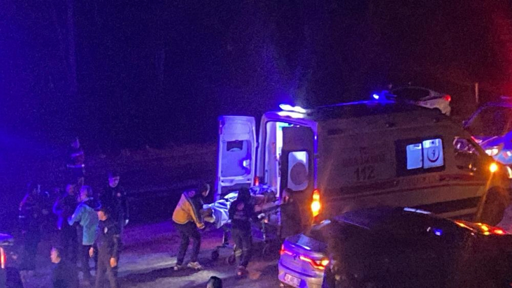 Fabrika işçilerini taşıyan otobüs şarampole devrildi: 23 yaralı