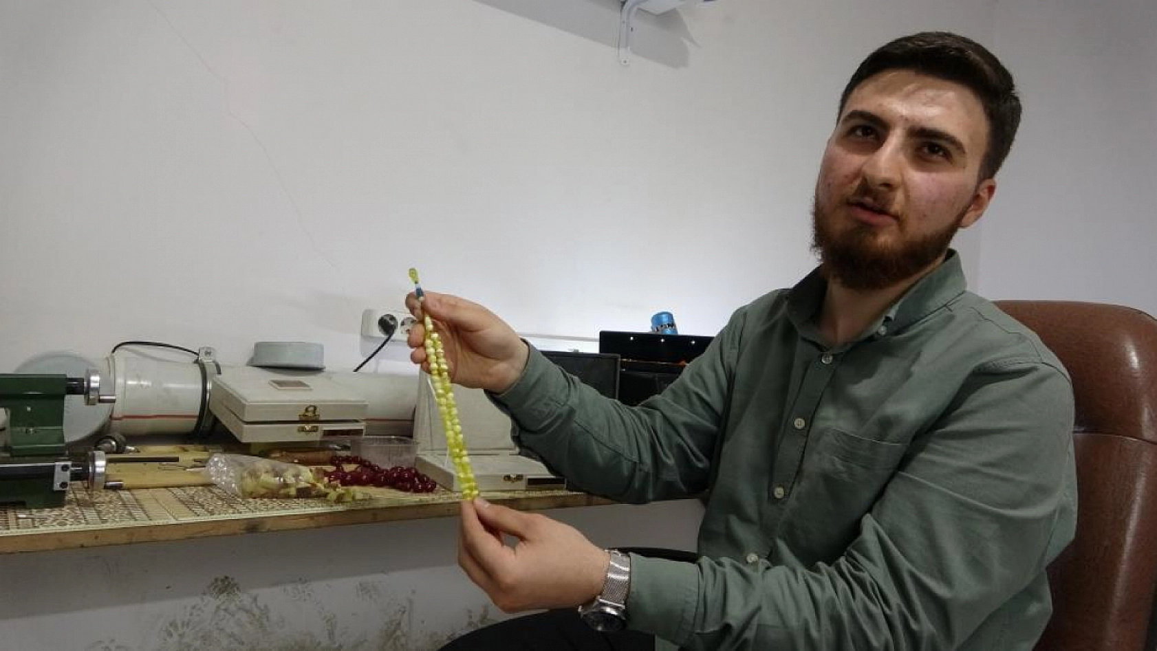 Tespih ustası 15 bin TL'ye varan eserleriyle dikkat çekiyor