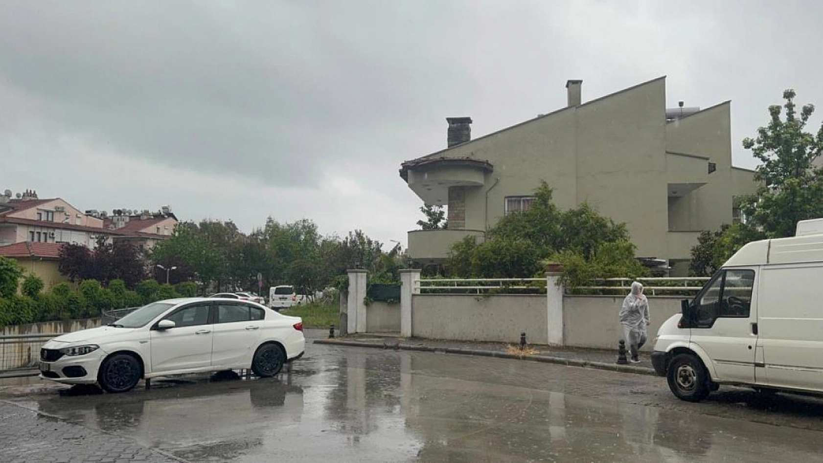 Marmaris'te yağışlı hava etkili oldu