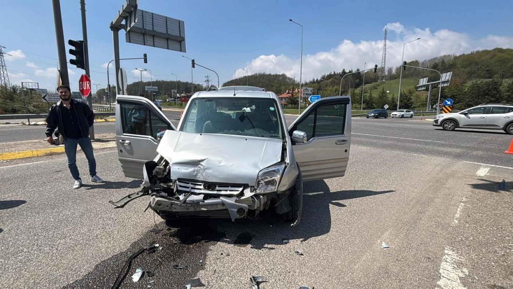 Dönüş yapmak istedi, facia yaşandı! 10 yaralı