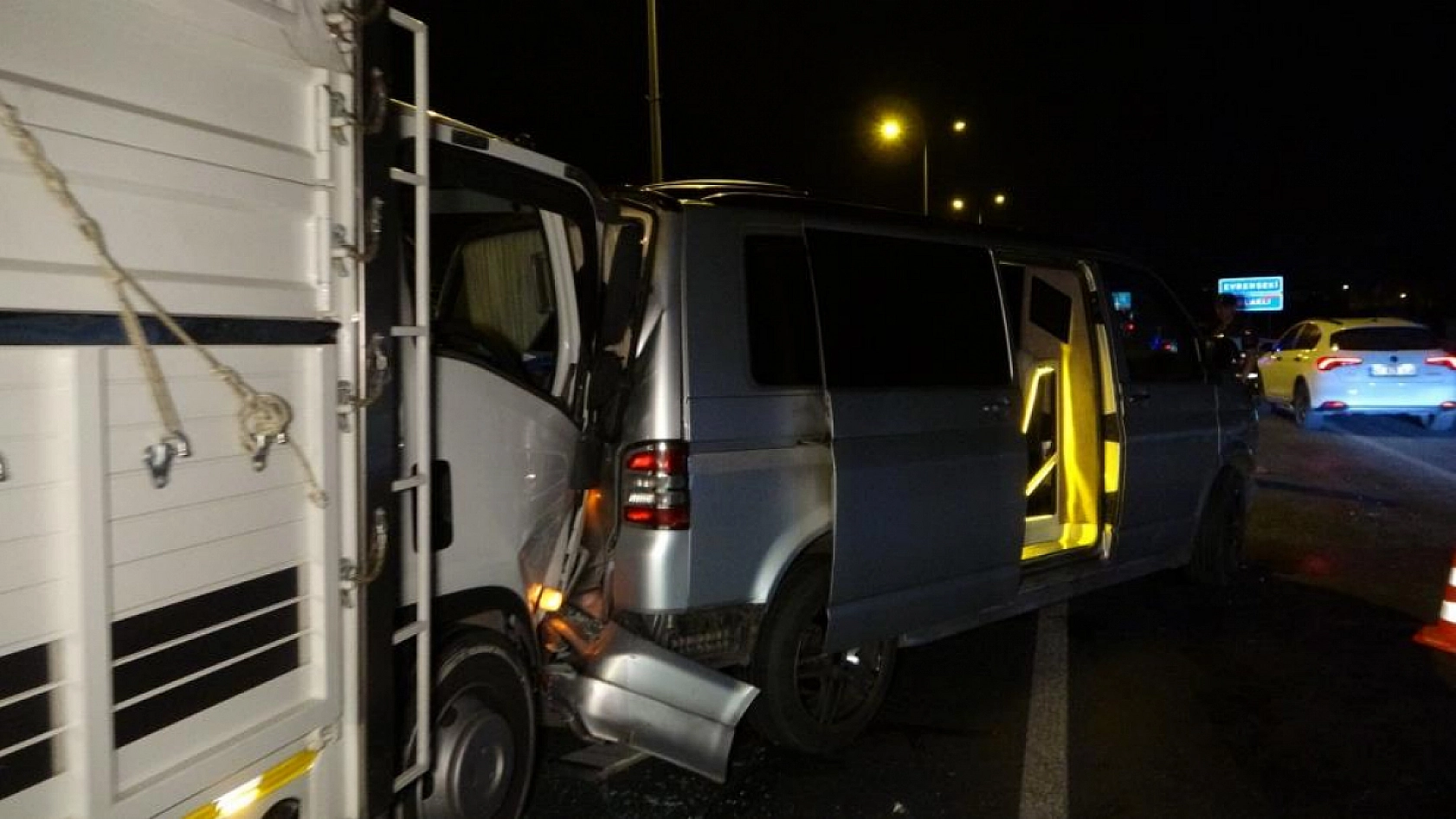 5 araçlı zincirleme kaza: 3 yaralı