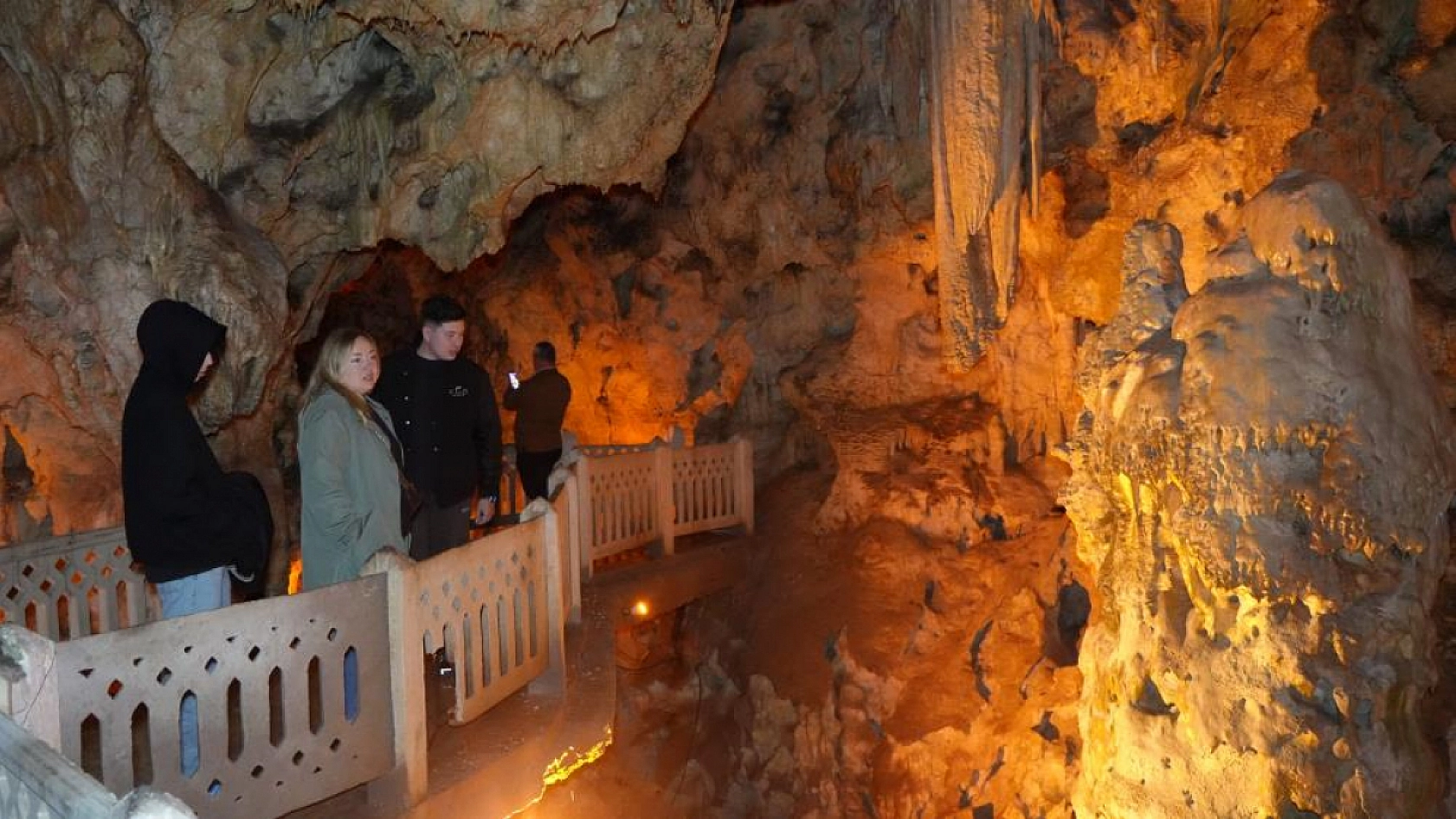 Türkiye'nin ilk turistik mağarası İnsuyu, kuruyan sularıyla fosil haline geldi