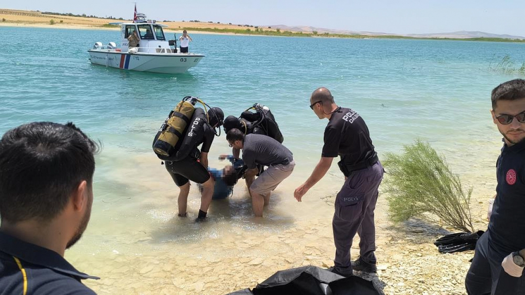 Yeğenini kurtarmaya çalışan amca boğuldu