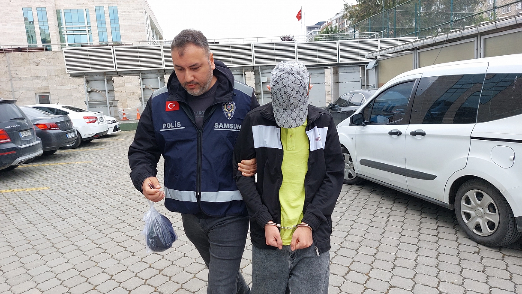 Kavgada bir kişiyi bıçaklayan genç yakalandı