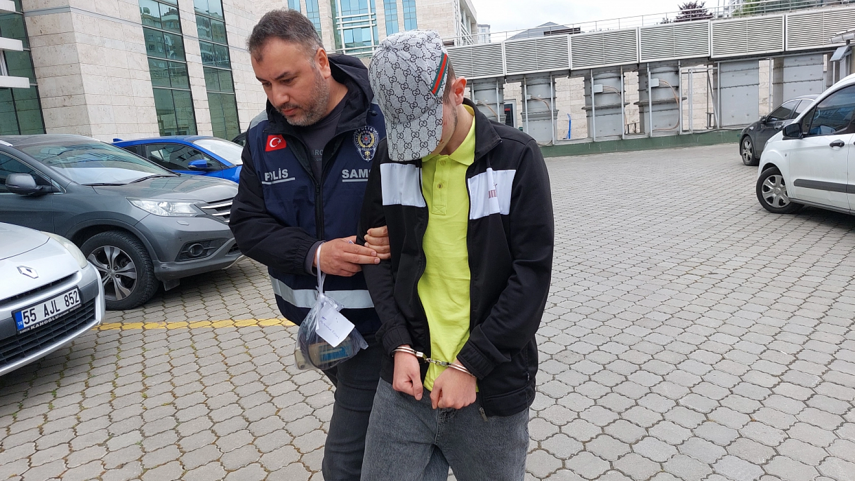 Kavgada bir kişiyi bıçaklayan genç yakalandı