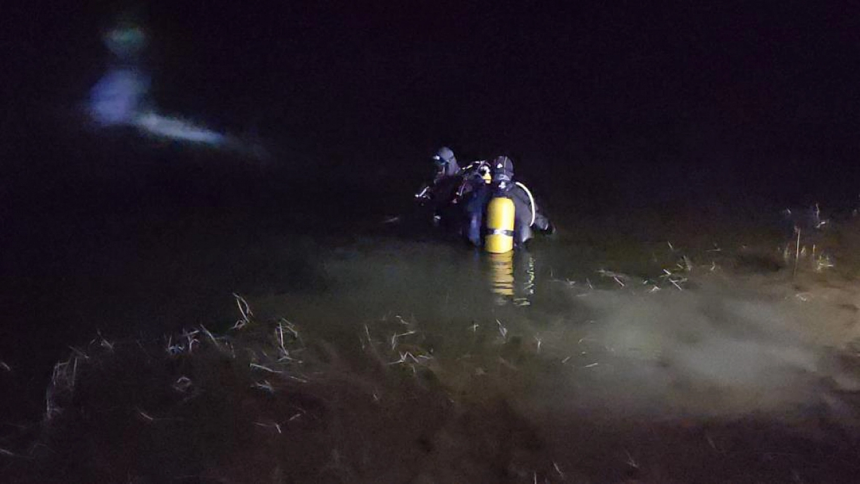 Alabora olan teknede can pazarı: 1 ölü