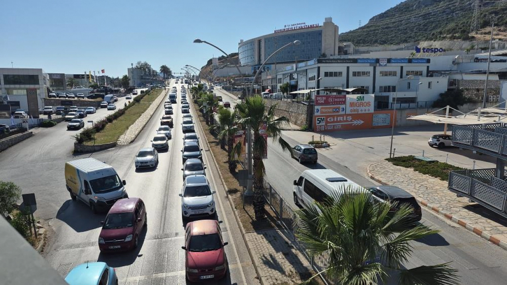 Bodrum'da Bayram Alarmı! Trafik Sıkıştı, Denetimler Sıklaştı