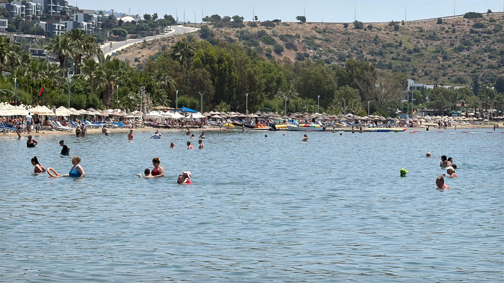 Bodrum sahillerinde 'bayram' yoğunluğu