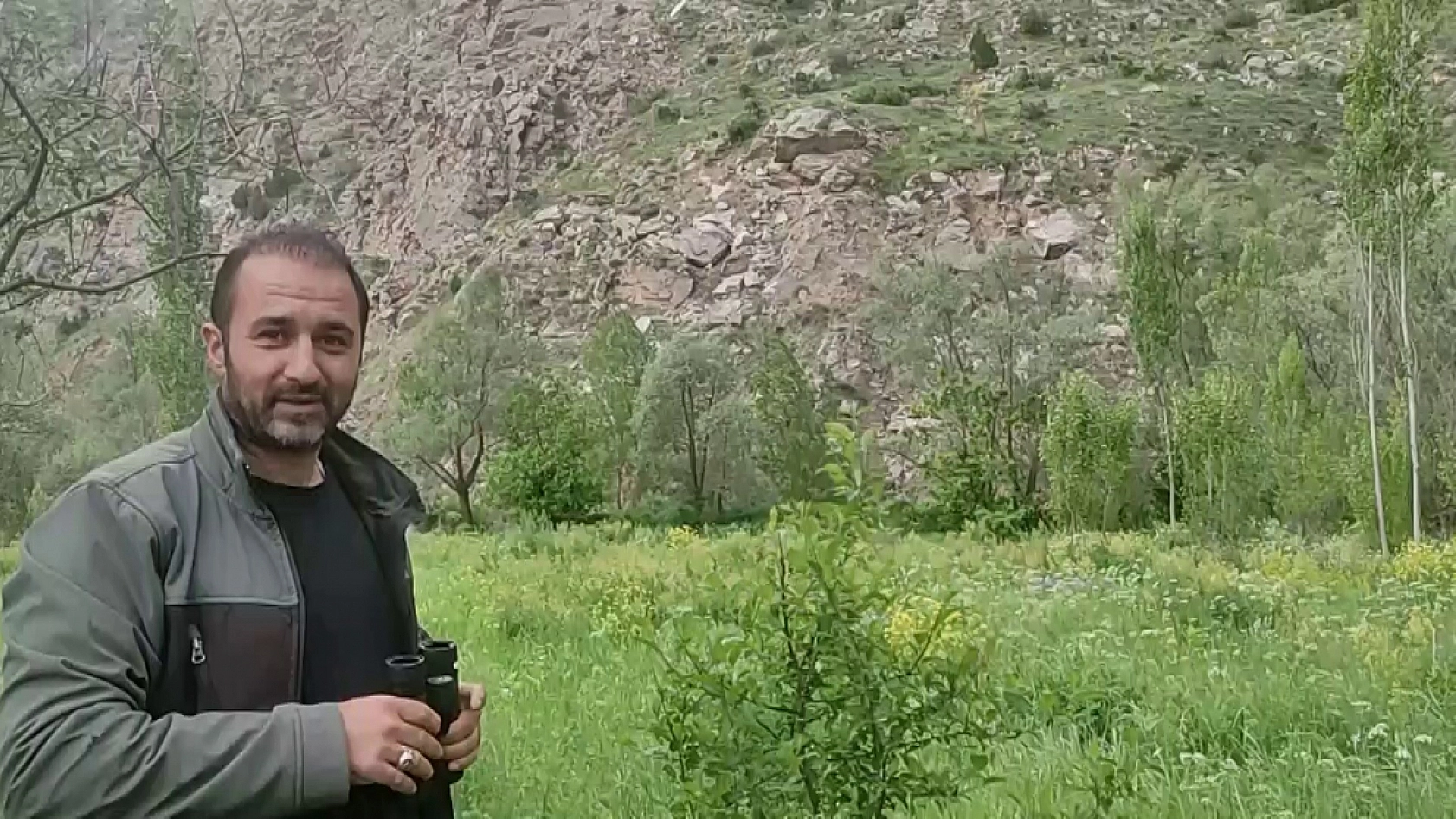 'Canım' diye seslendiği ayıyı kayıt altına aldı, o anlar tebessüm ettirdi