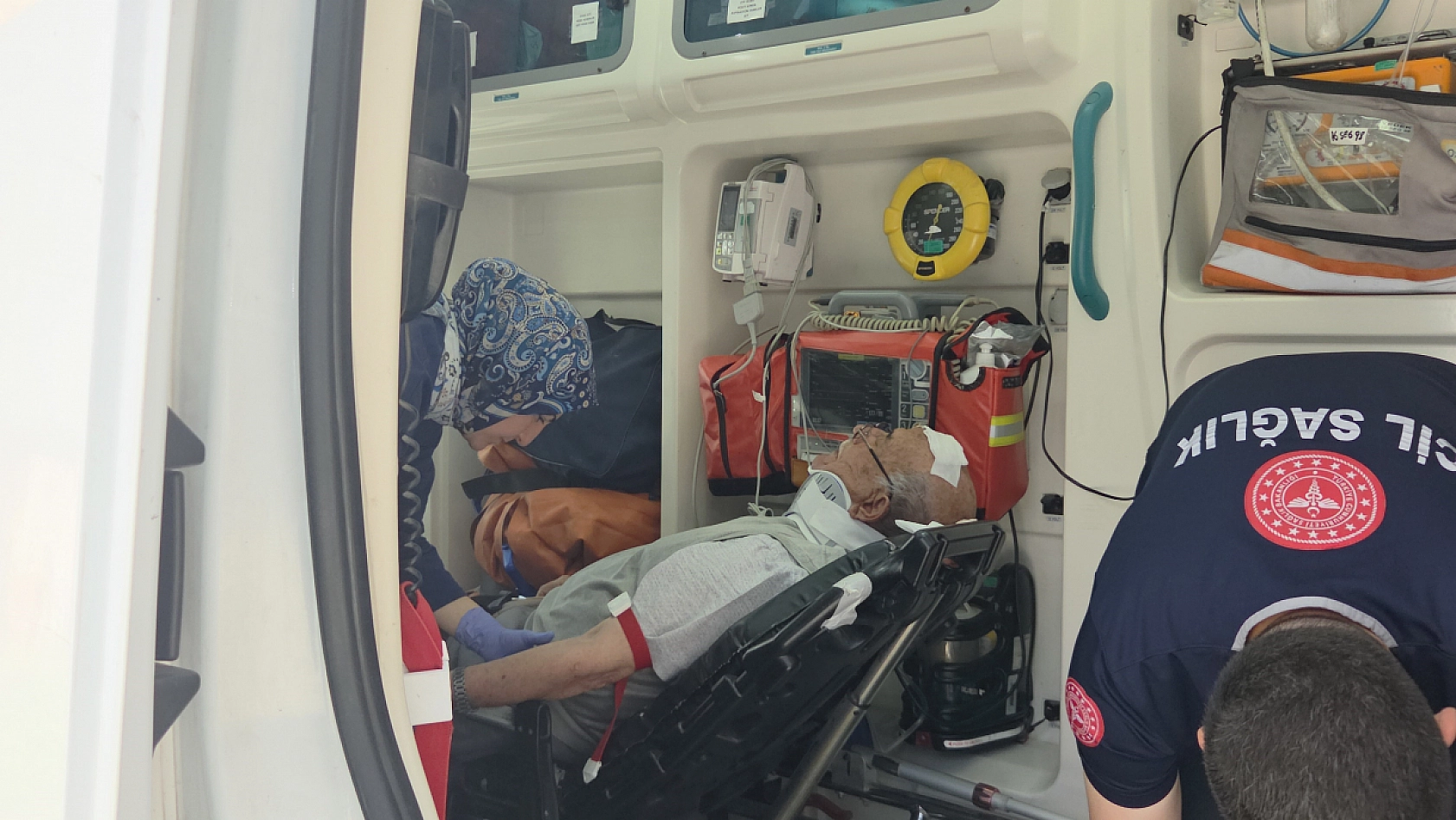 Direksiyon başında fenalaştı 4 araca çarparak durabildi