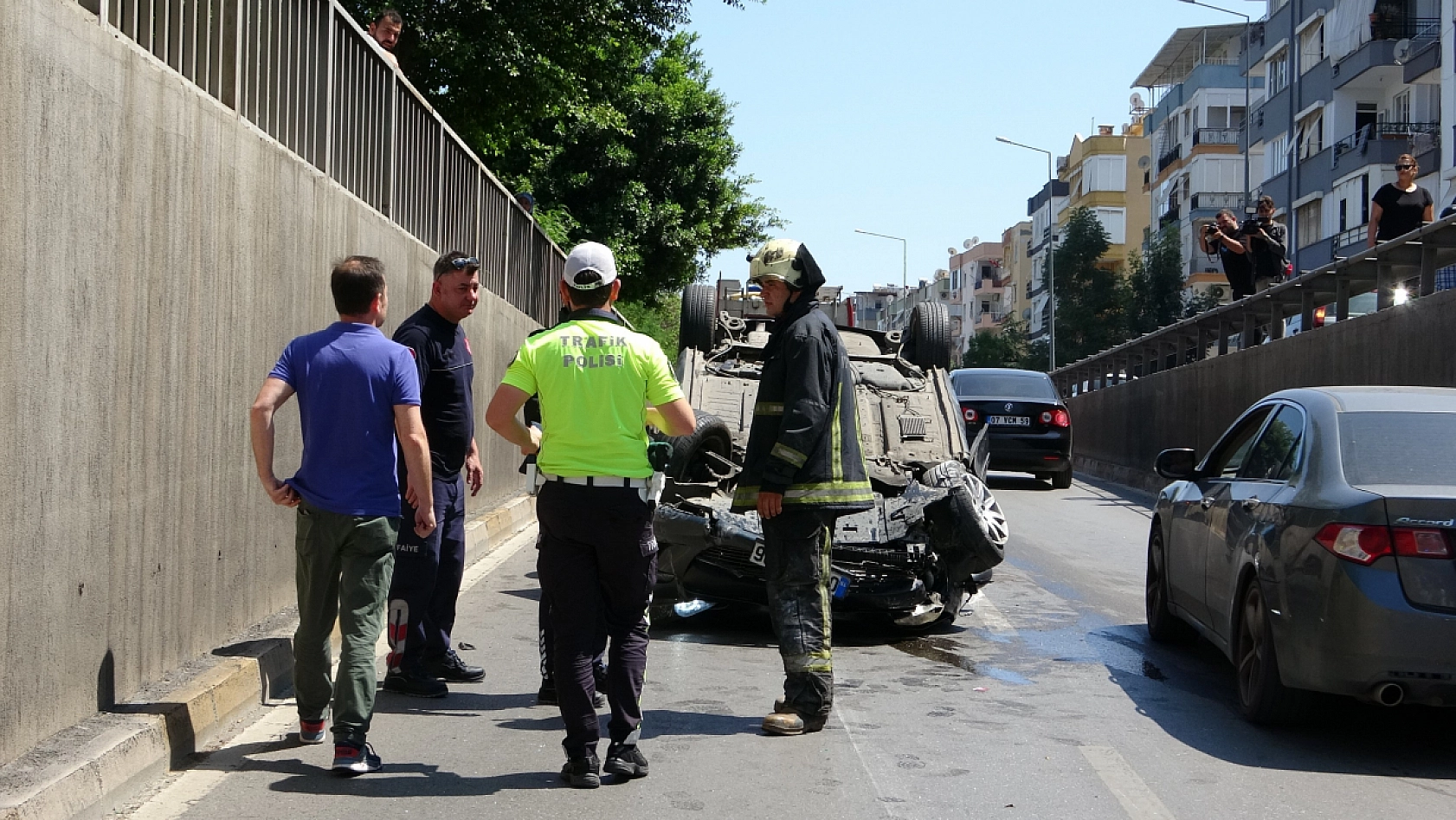 Takla atan araçtan burnu bile kanamadan çıktı