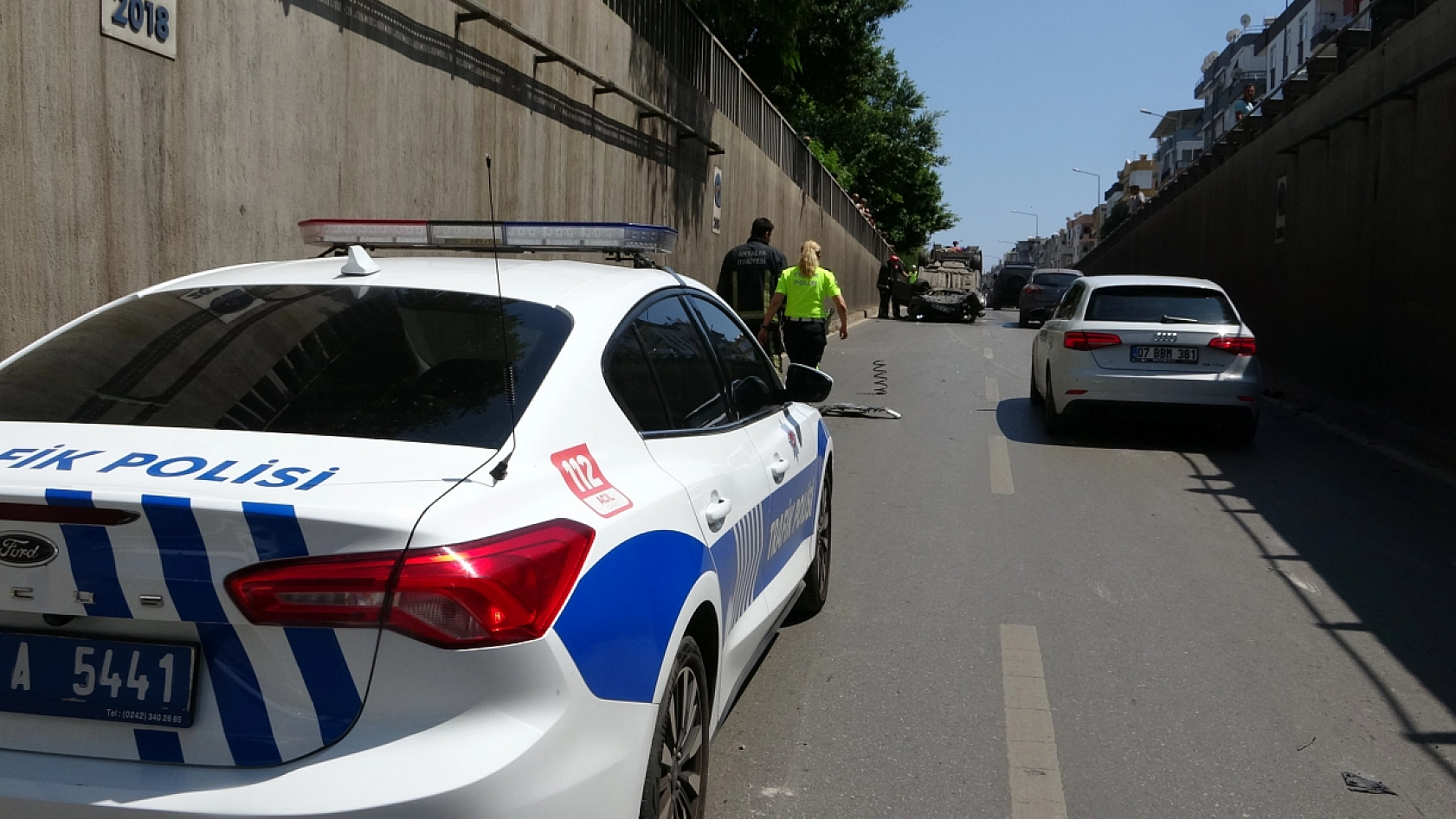 Takla atan araçtan burnu bile kanamadan çıktı