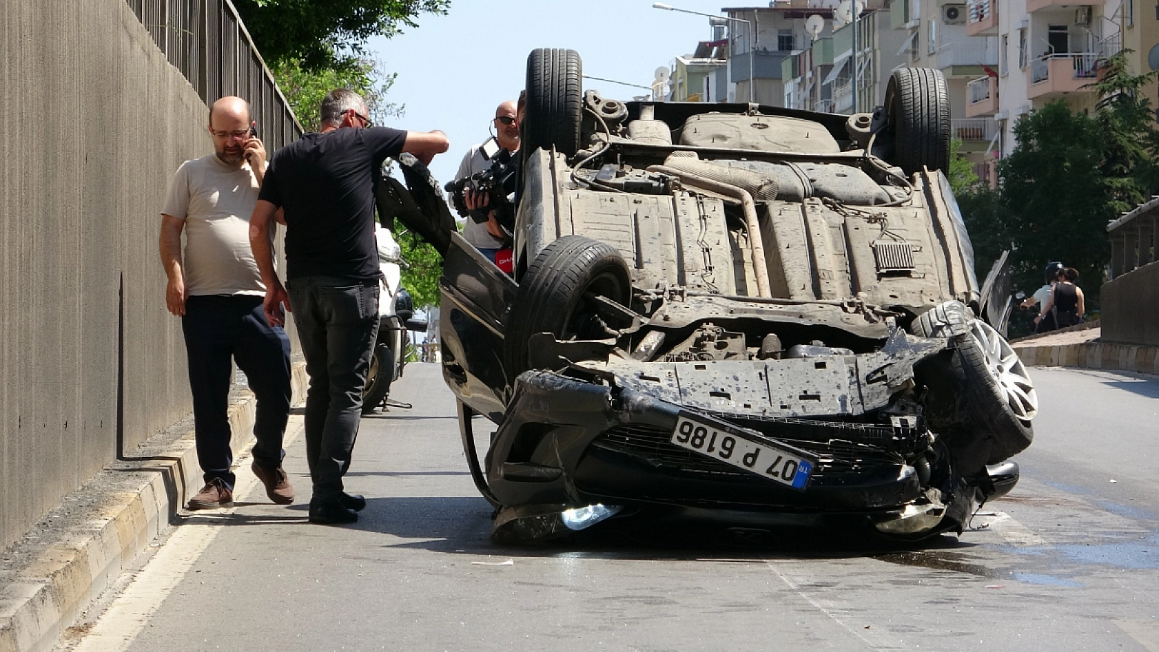 Takla atan araçtan burnu bile kanamadan çıktı