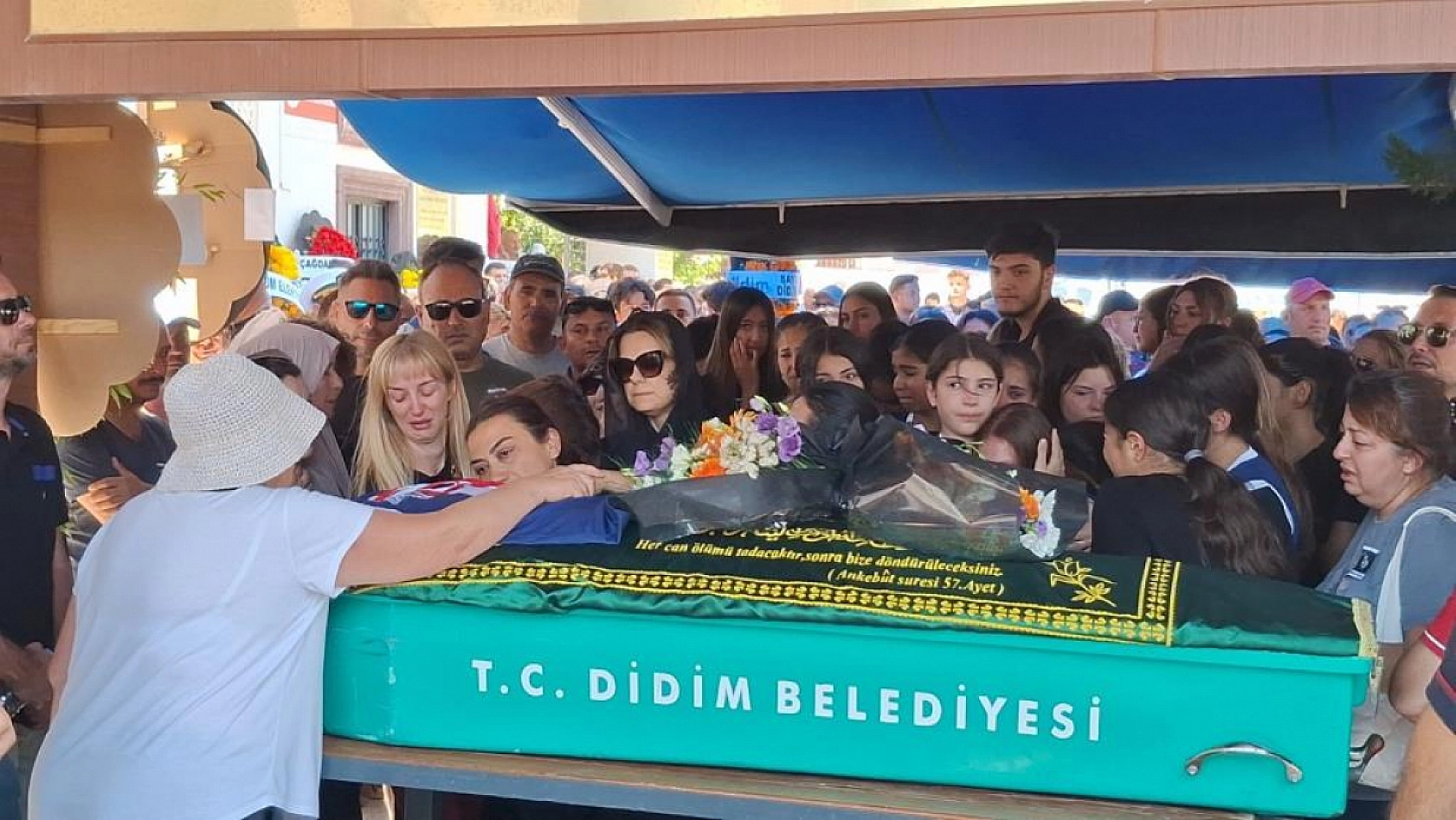 Milas'taki Kazada Hayatını Kaybeden 14 Yaşındaki Genç, Didim'de Son Yolculuğuna Uğurlandı