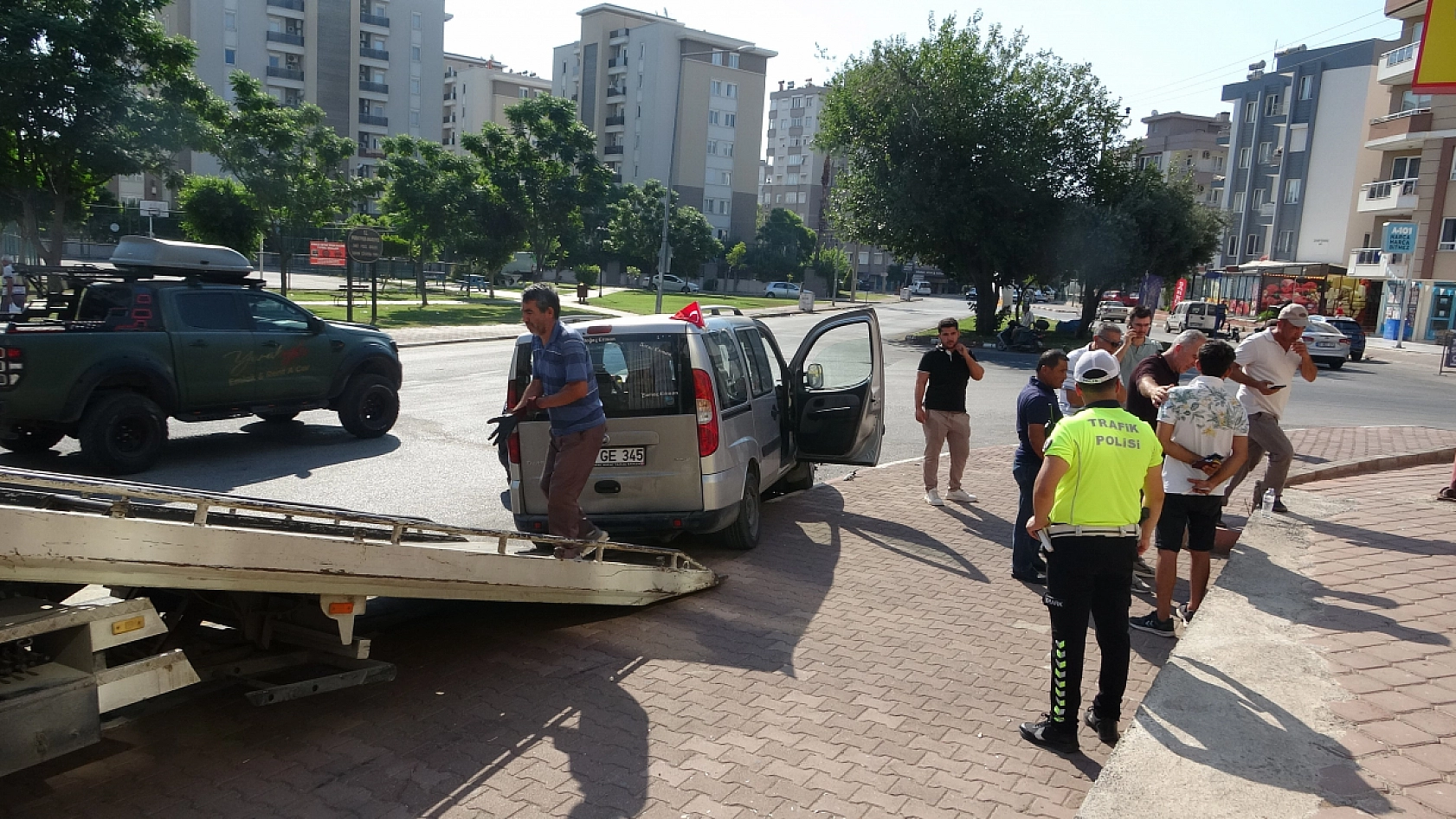 Park ettiği arabasının halini görünce neye uğradığını şaşırdı