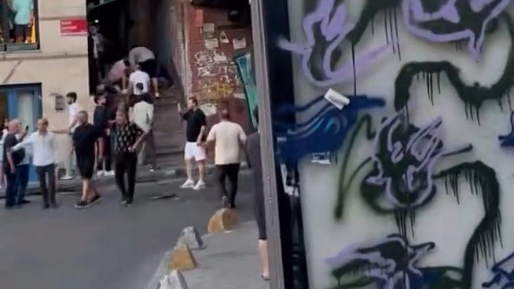 Minibüs otobüse çarptı: 2'si ağır 5 yaralı