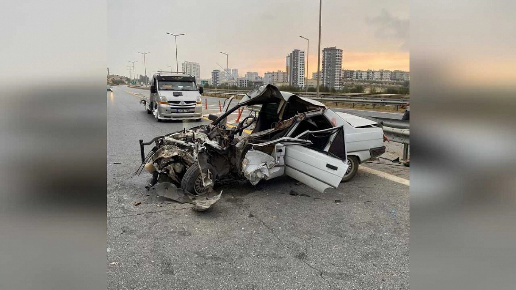 Feci trafik kazası: İki kardeşten biri öldü, diğeri yaralandı