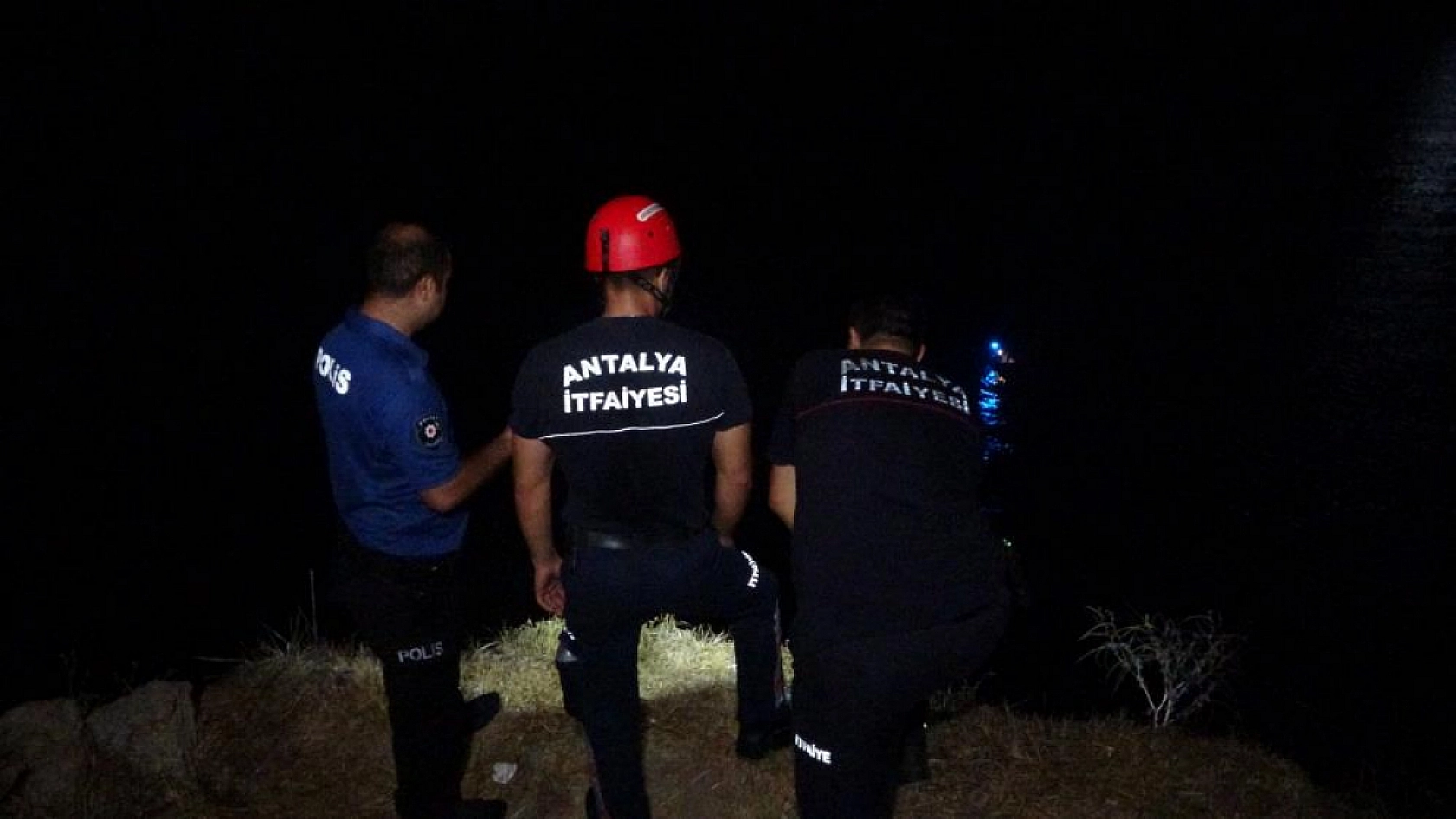 'Şelaleden denize birisi düştü' ihbarı ekipleri alarma geçirdi