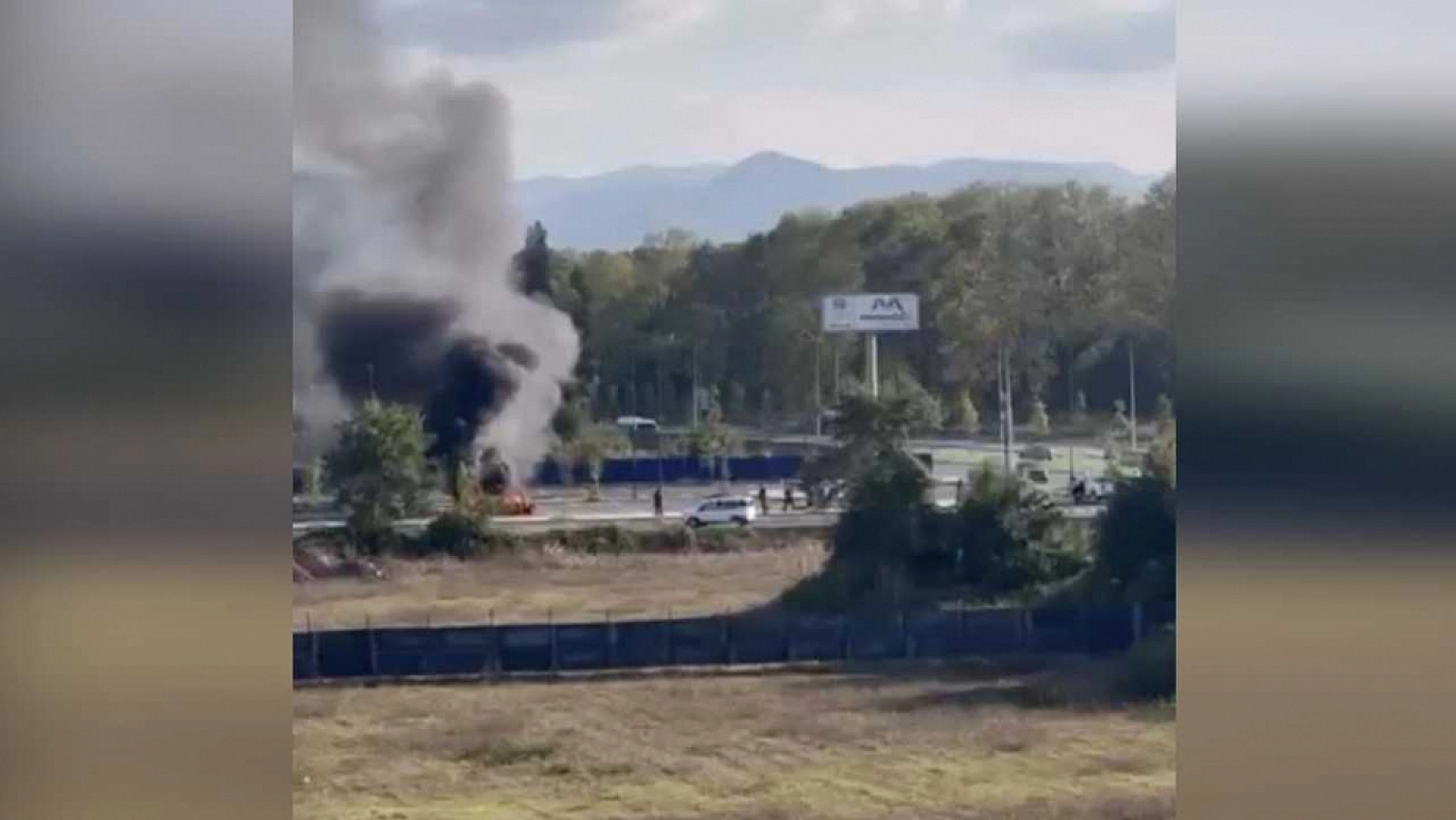 Motor arızası veren yabancı plakalı aracını gümrükten geçiremeyince yaktı