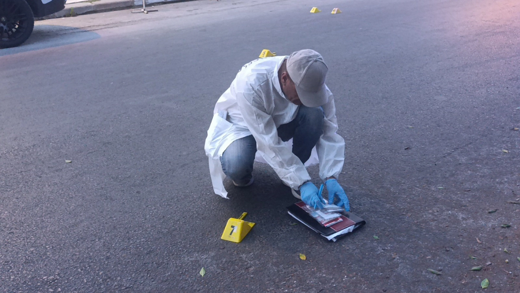 İşyerine silahlı saldırı: 1'i turist 3 yaralı