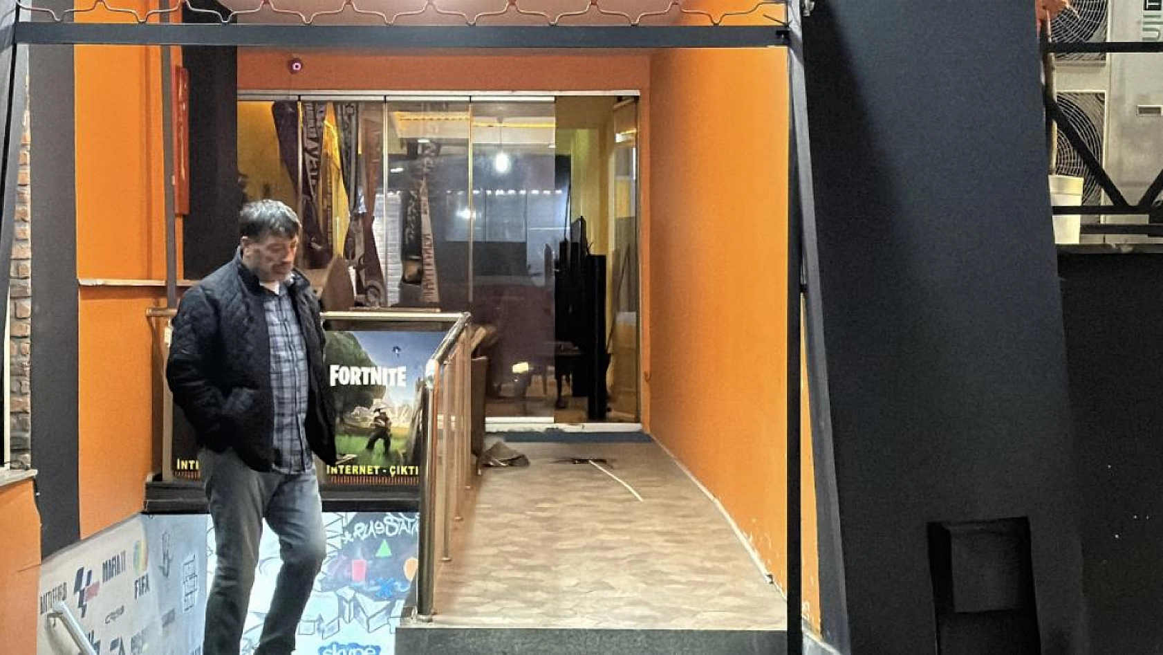 İki esnaf arasında çıkan silahlı kavgada 1 kişi öldü, 1 kişi yaralandı