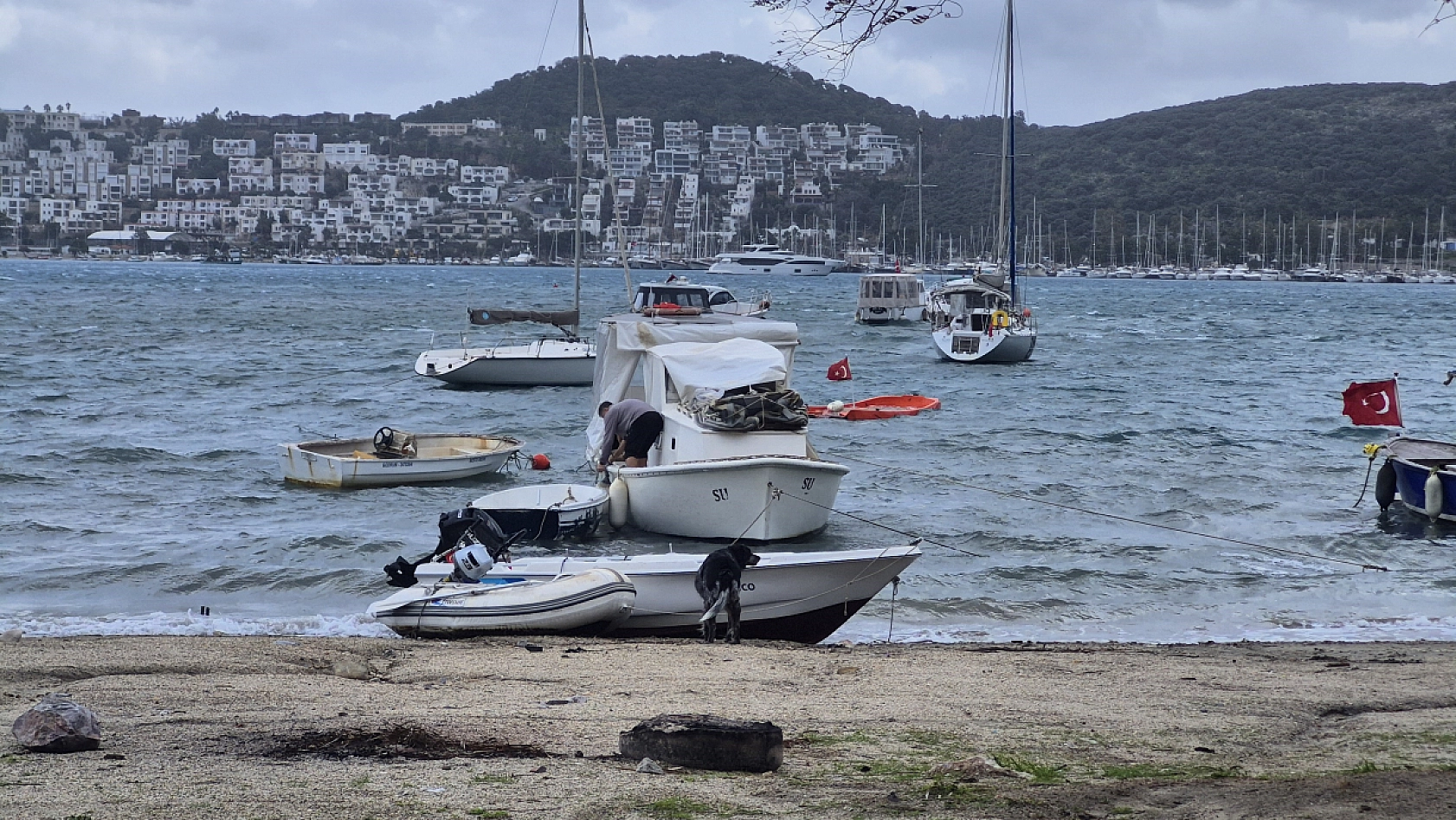 Bodrum'da fırtına etkili oluyor