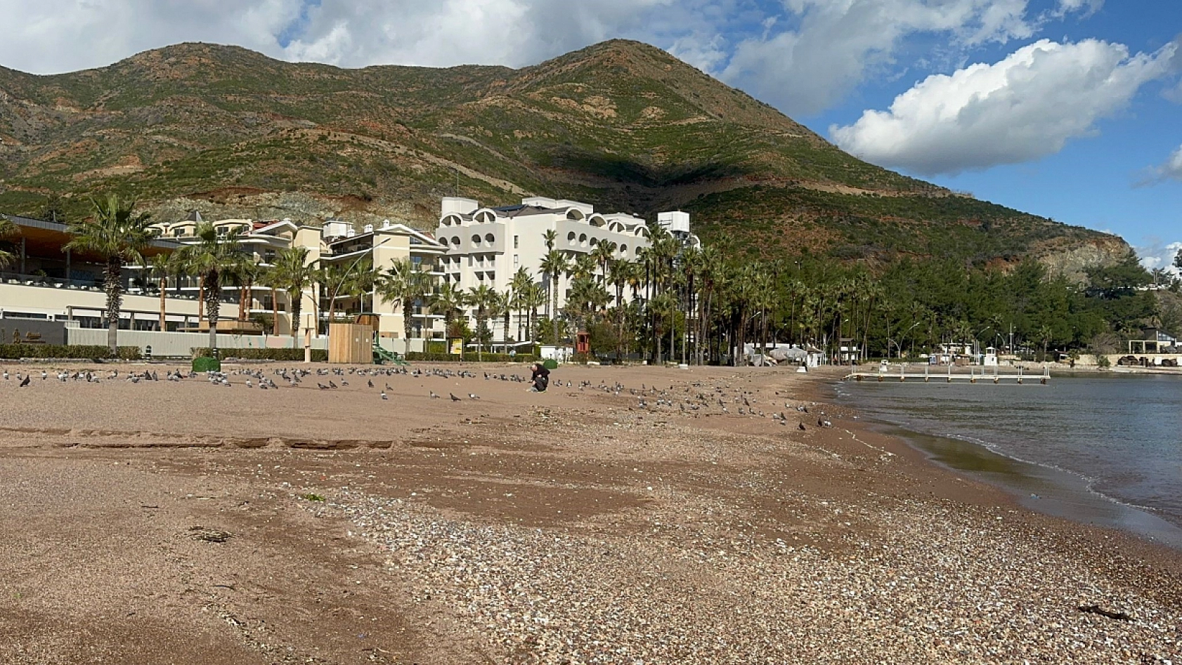 Marmaris'te dün sağanak yağış, bugün deniz keyfi