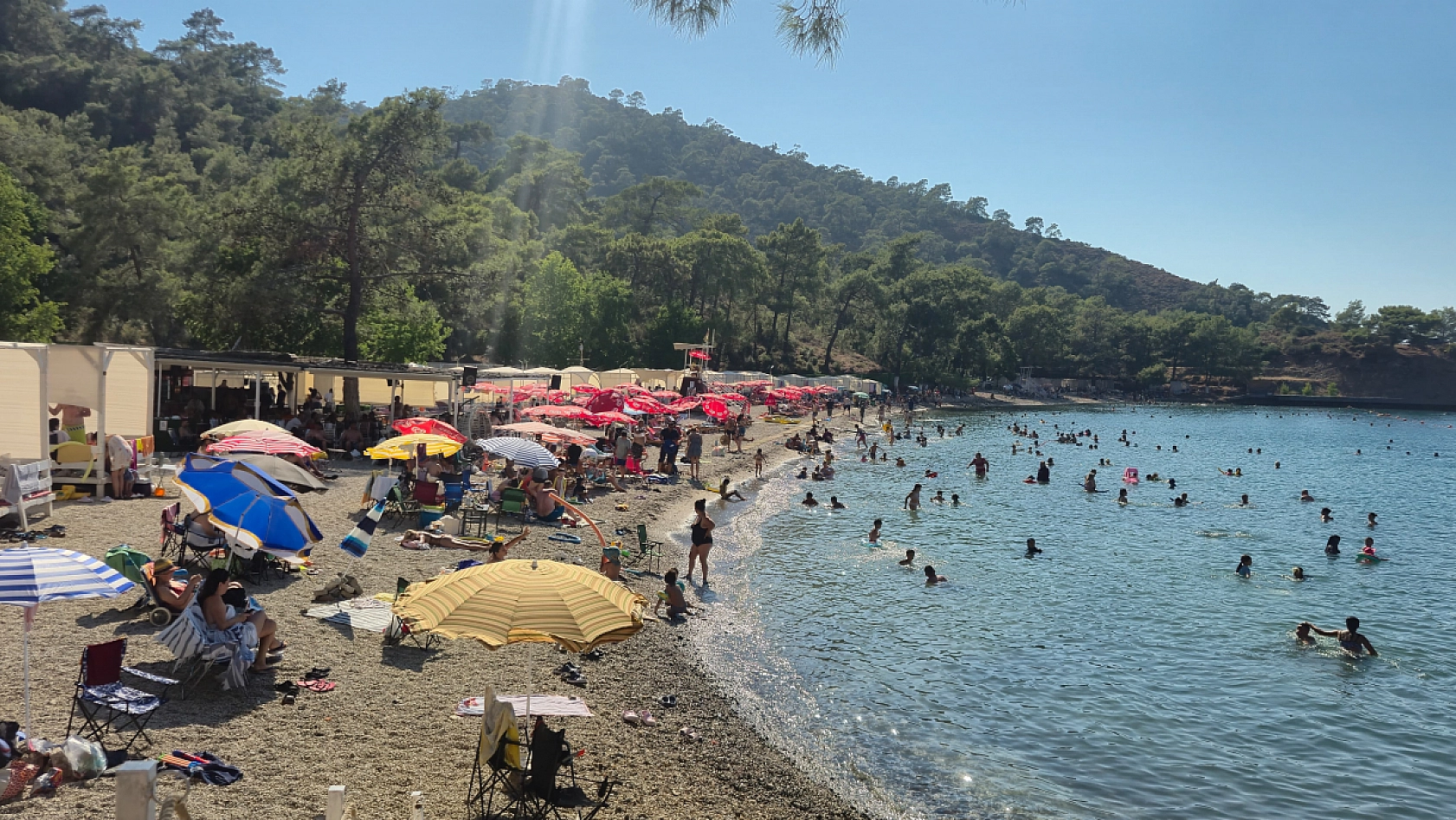 Fethiye'de Öğrencilerle İşletilen Plaj, Vatandaşlardan Yoğun İlgi Görüyor