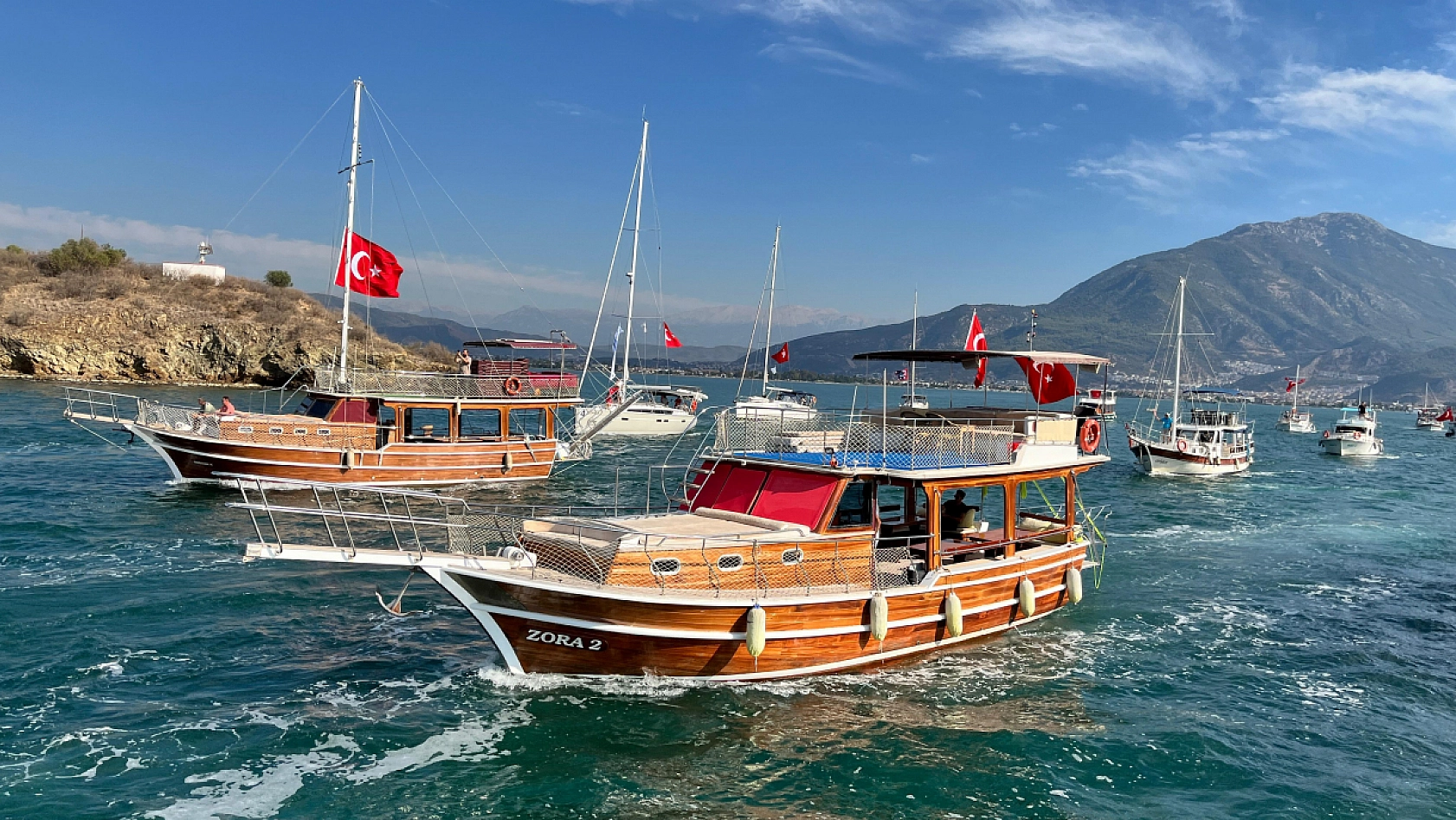 Fethiye'de tekne kortejiyle 29 Ekim coşkusu