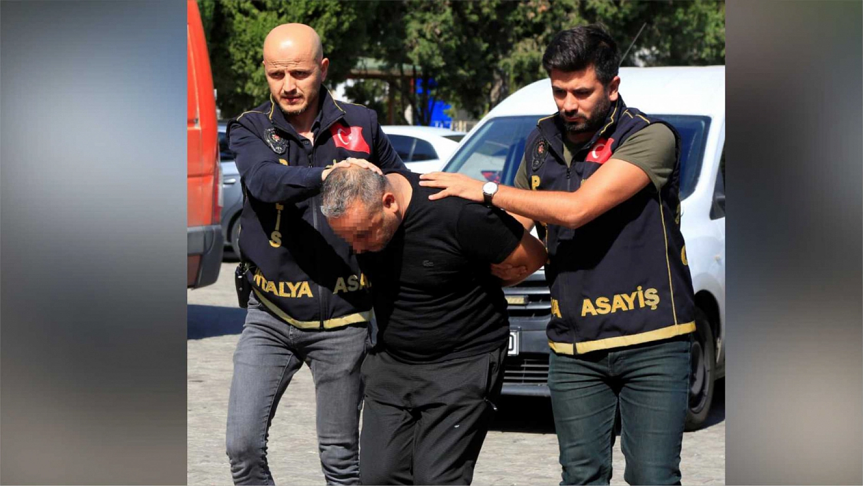 22 yaşındaki Ahmet, kör kurşuna kurban gitmiş, gözaltına alınan 3 kişi adliyeye sevk edildi