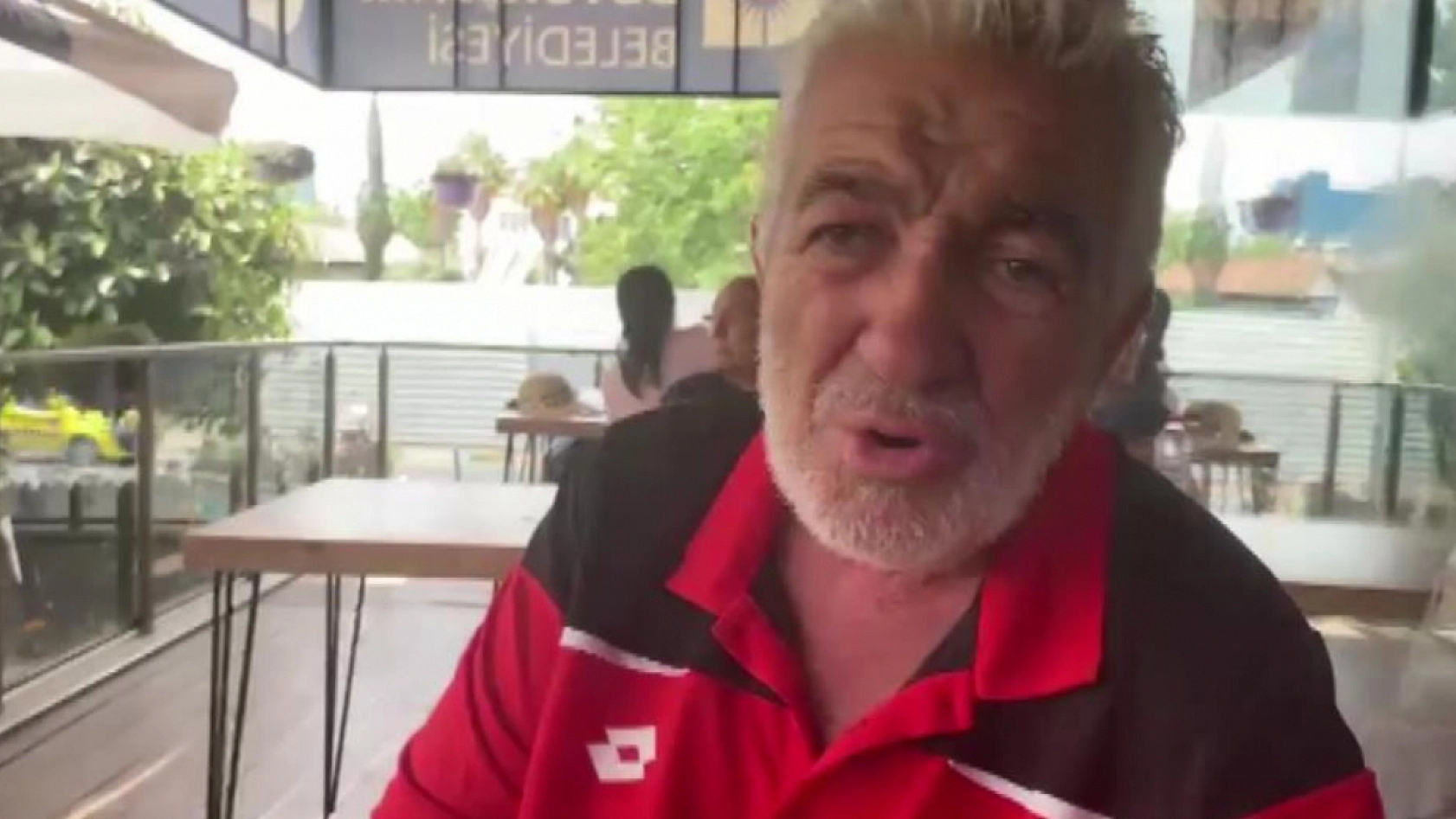 Simitçide uyudu, uyanınca neye uğradığını şaşırdı: 'Adisyon fişini de almış'