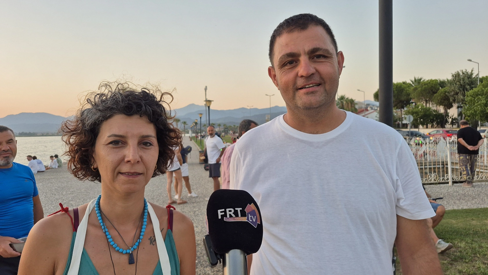 Fethiye'de İmece Usulüyle Aşure Etkinliği: Geleneksel Tatlar Sahilde Vatandaşlarla Buluştu