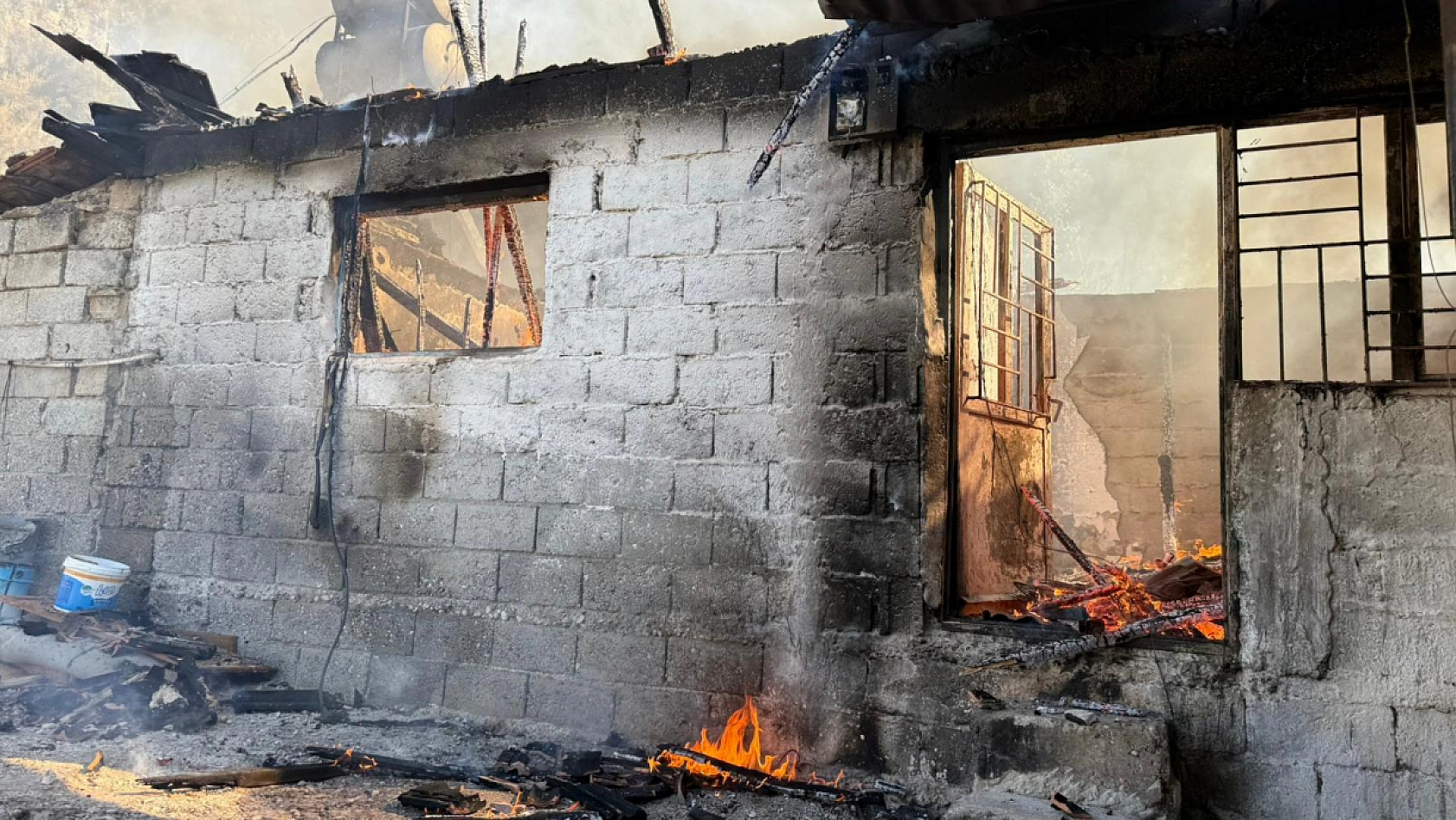 Fethiye Kalesi Arkasında Ev Yangını