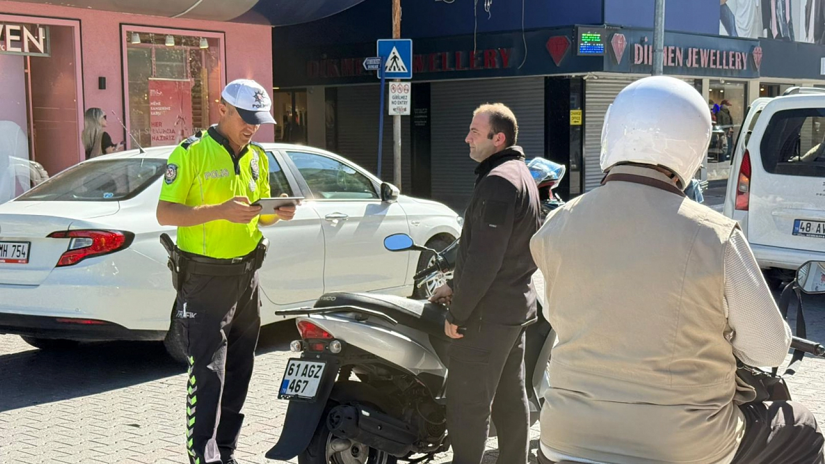 Fethiye'de Trafik Ekiplerinden Motosiklet Sürücülerine Sıkı Denetim