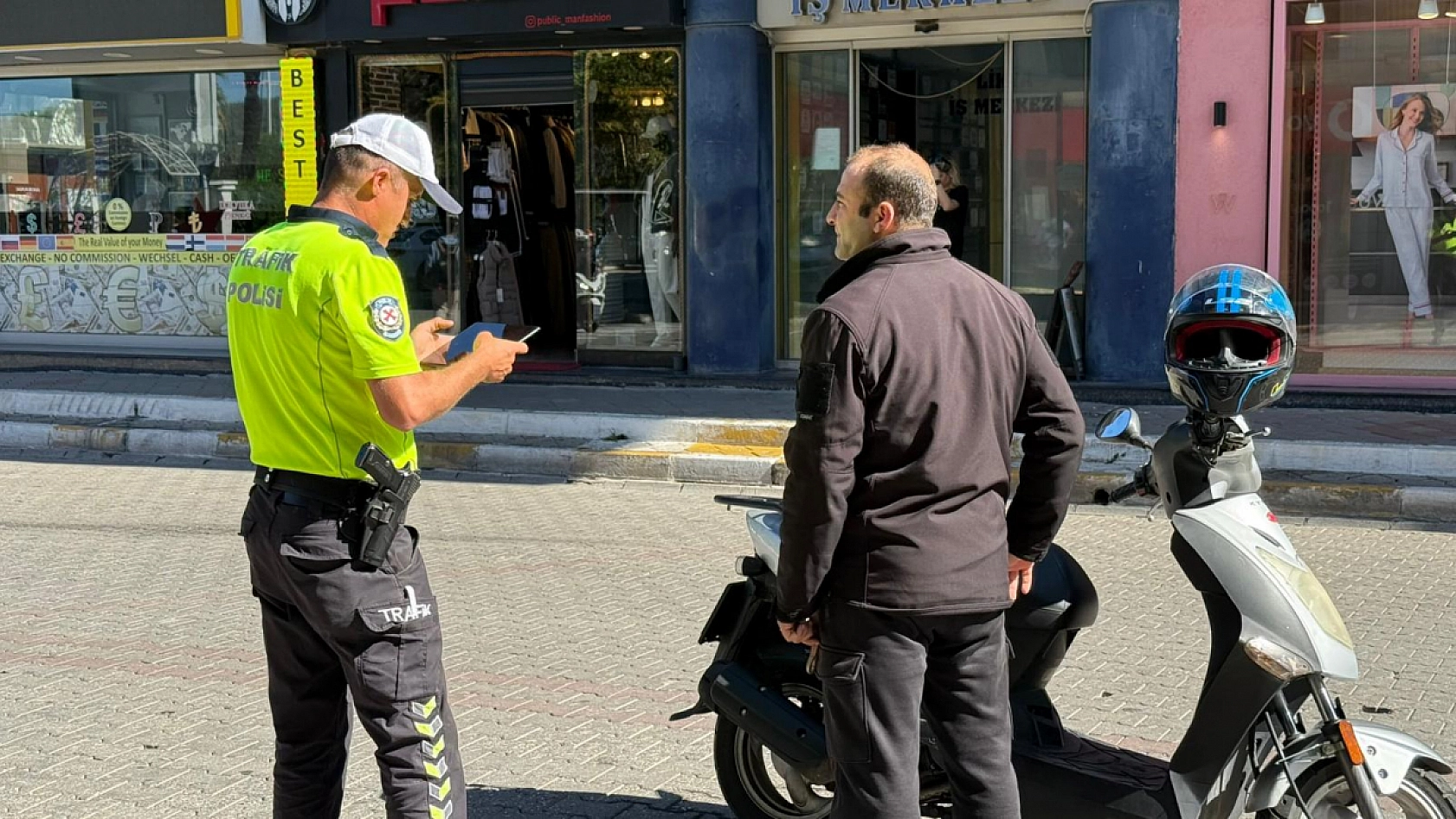 Fethiye'de Trafik Ekiplerinden Motosiklet Sürücülerine Sıkı Denetim