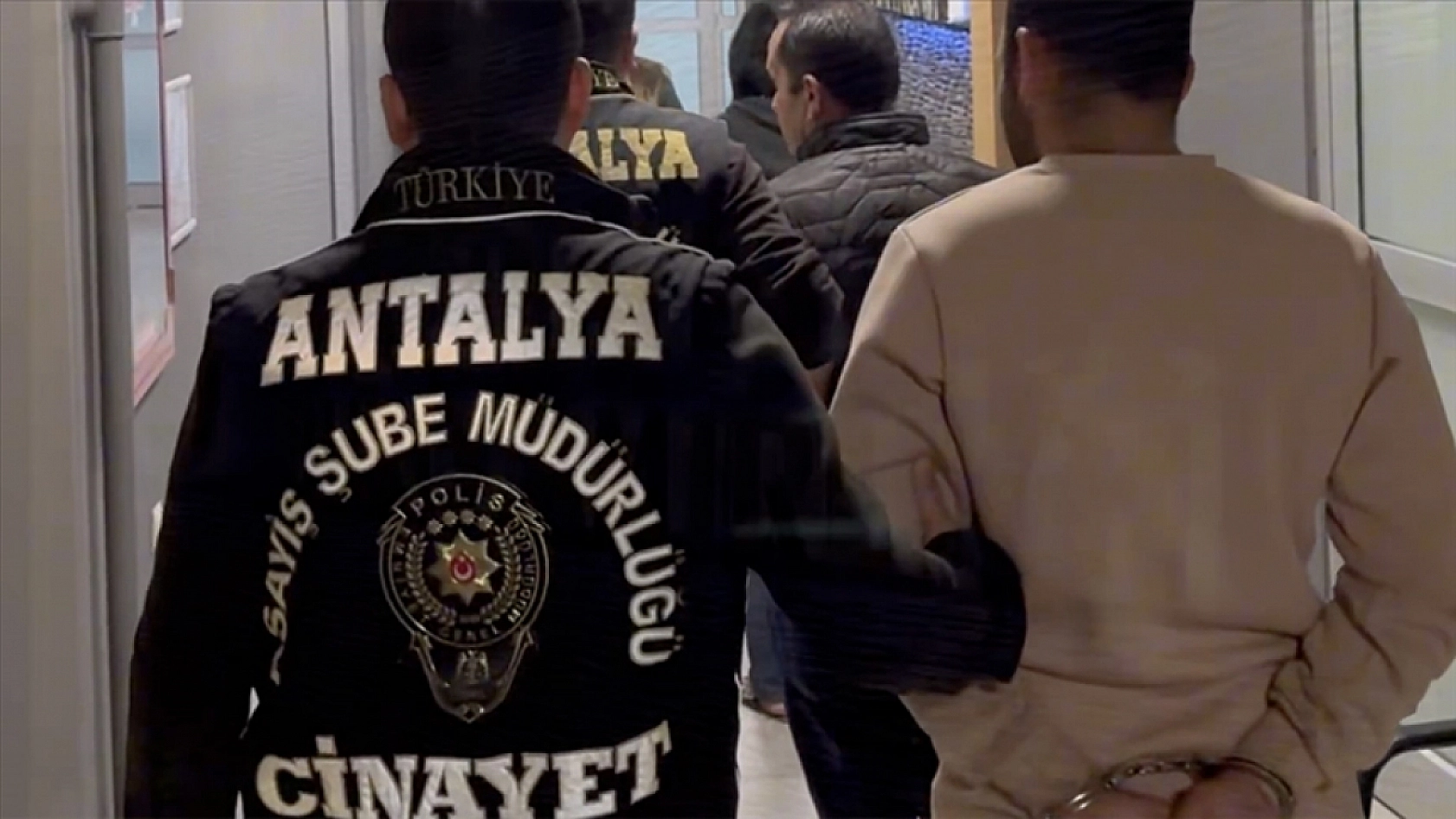 Bakan Yerlikaya açıkladı: 'Antalya'da 10 yıl önce işlenen faili meçhul kadın cinayeti aydınlatıldı'